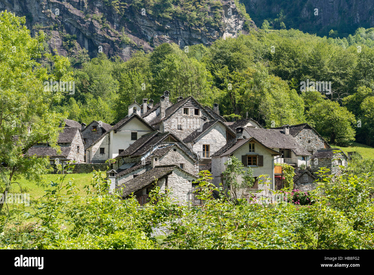 Aldea de Roseto, Valle, Valle Bavona Bavona, Cantón del Tesino, Suiza Foto de stock