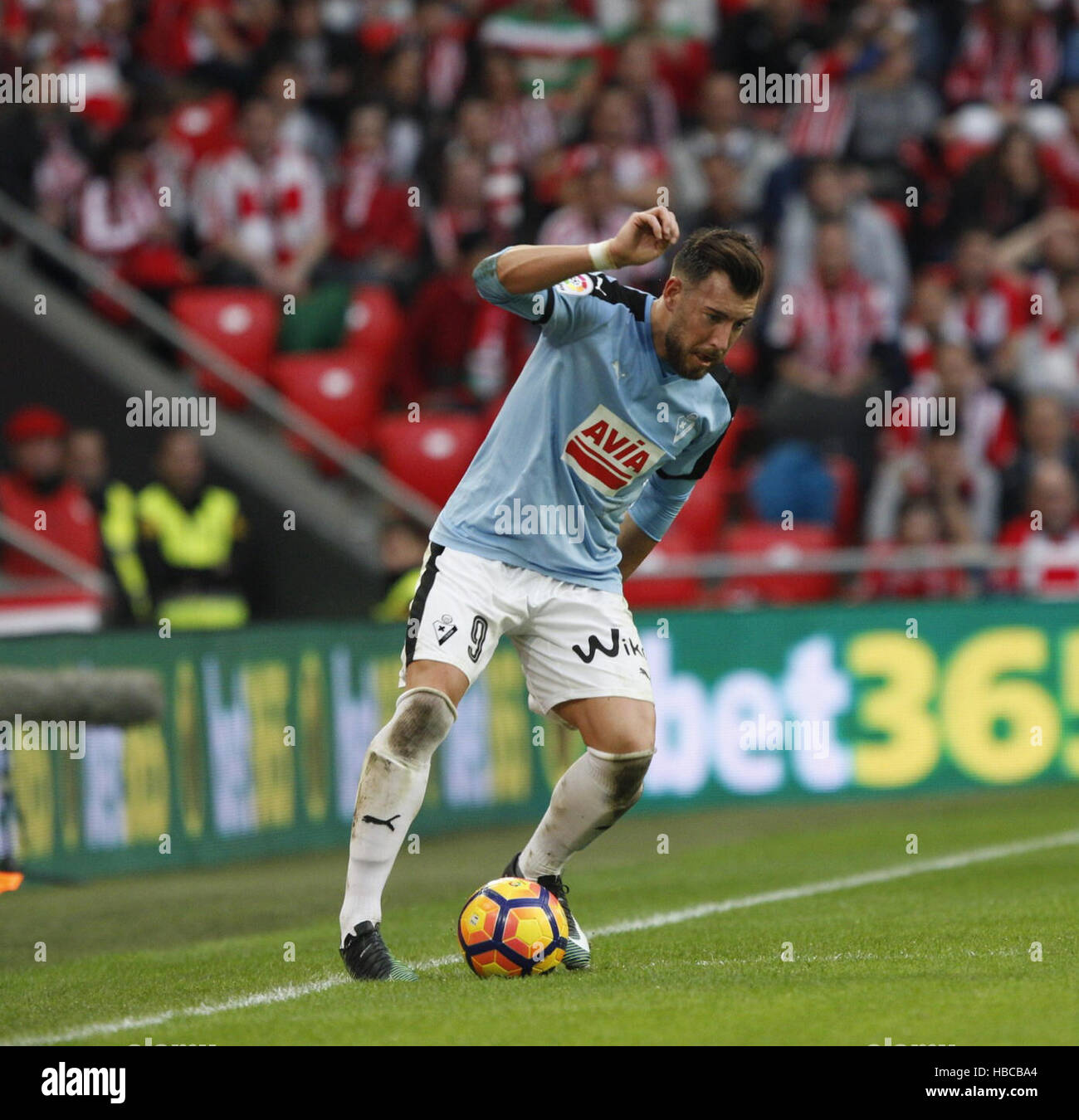 Bilbao, España. 04 dic, 2016. Día 14 Mactch Juego de la Liga de Santander temporada 2016-2017 entre el Athletic Club de Bilbao y Eibar S.D jugado estadio de San Mamés el domingo 4 de diciembre de 2016. Bilbao, España. 9 Sergi Enrich. Crédito: VWPics/Alamy Live News Foto de stock