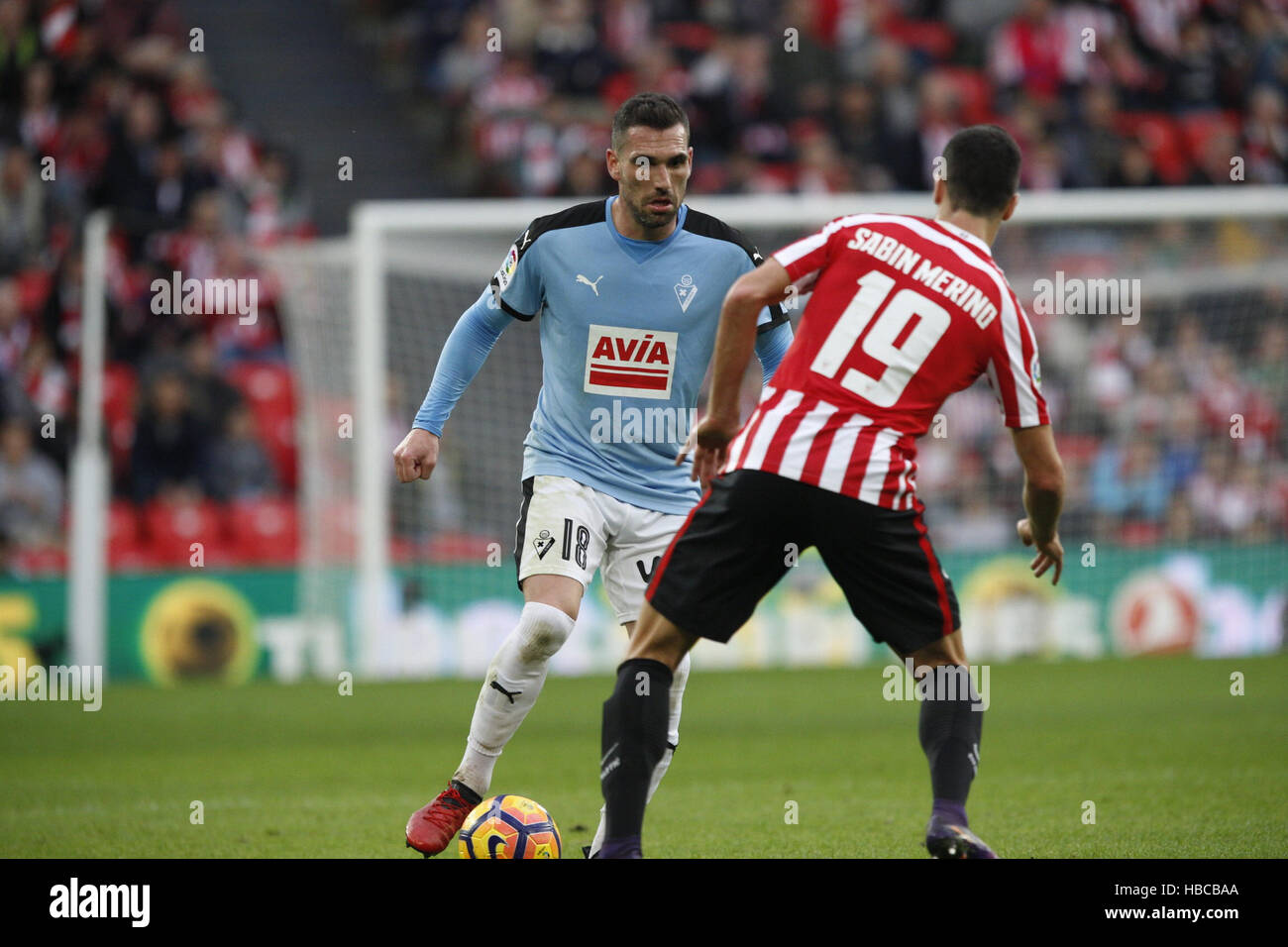 Bilbao, España. 04 dic, 2016. Día 14 Mactch Juego de la Liga de Santander temporada 2016-2017 entre el Athletic Club de Bilbao y Eibar S.D jugado estadio de San Mamés el domingo 4 de diciembre de 2016. Bilbao, España. 18 Arbilla, 19 Sabin Merino. Crédito: VWPics/Alamy Live News Foto de stock