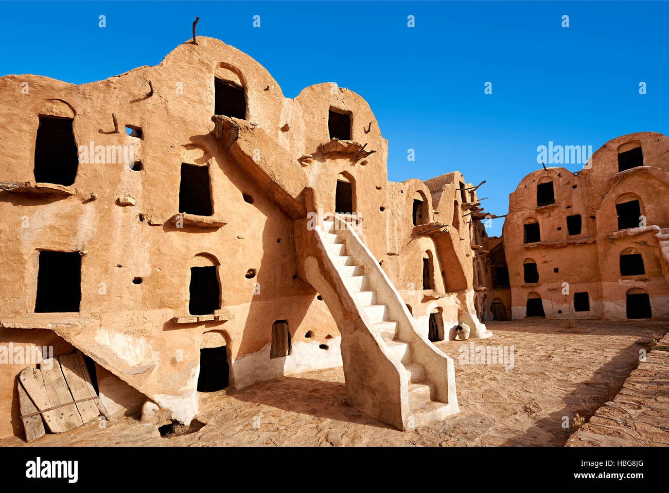 El Ksar ouled soltane, granero fortificado cerca de tataouine, del Sahara septentrional, Túnez Foto de stock