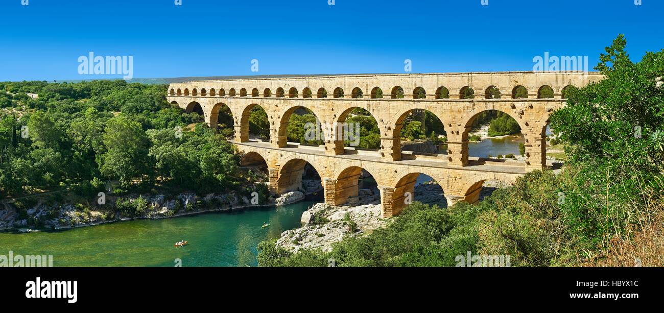 Acueducto romano, el Pont du Gard, Nimes, Francia Foto de stock