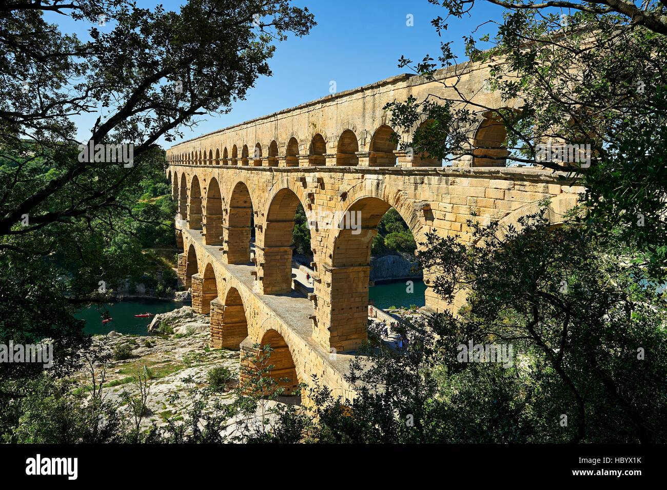 Acueducto romano, el Pont du Gard, Nimes, Francia Foto de stock