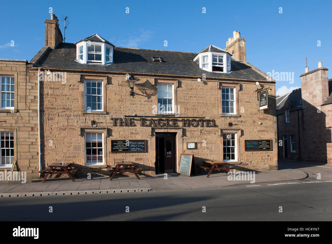 El Eagle Hotel, Castle Street, Dornoch, Sutherland, Escocia, Reino Unido. Foto de stock
