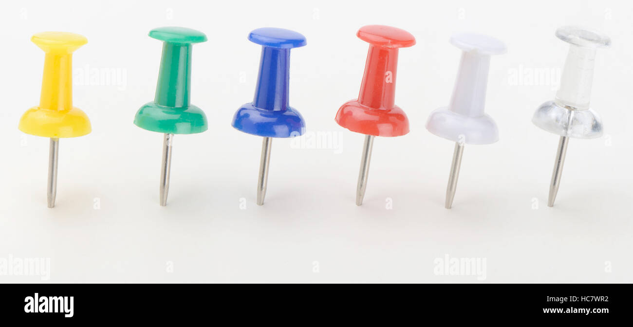 Pin o marcadores multicolor Foto de stock