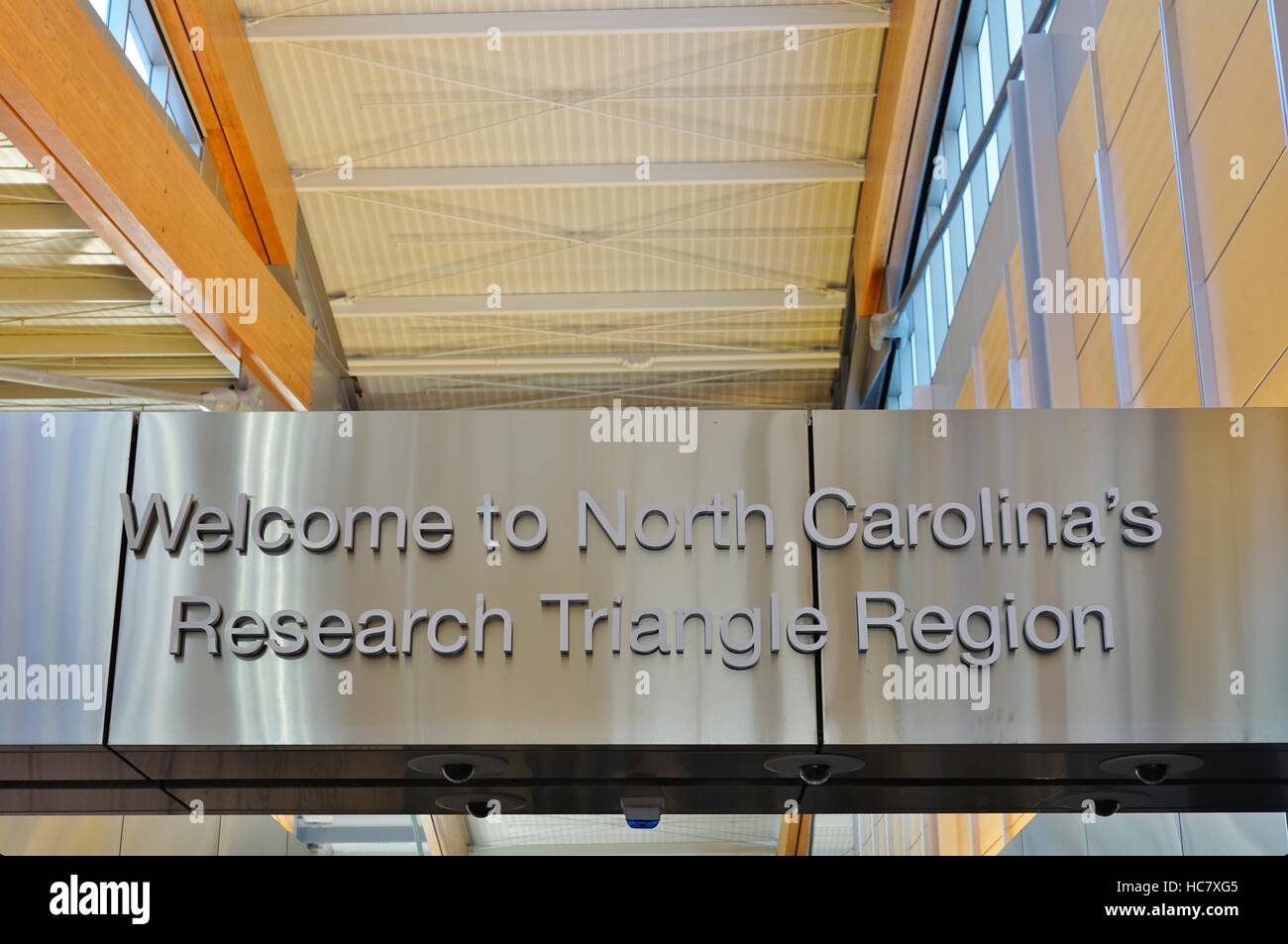 El aeropuerto internacional de Raleigh-Durham (RDU) es el principal aeropuerto que presta servicios a la región del triángulo de investigación de Carolina del Norte. Foto de stock