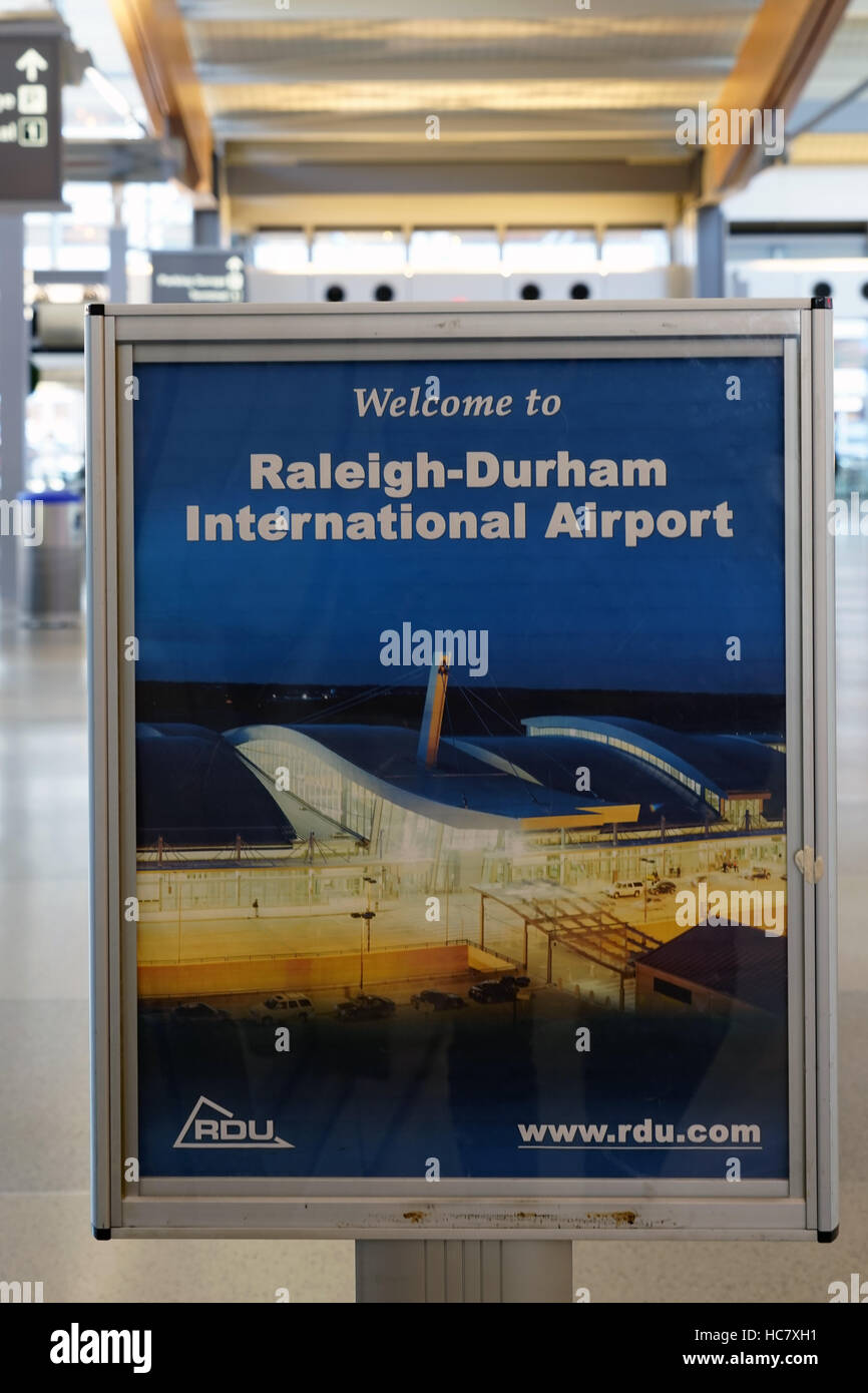 El aeropuerto internacional de Raleigh-Durham (RDU) es el principal aeropuerto que presta servicios a la región del triángulo de investigación de Carolina del Norte. Foto de stock