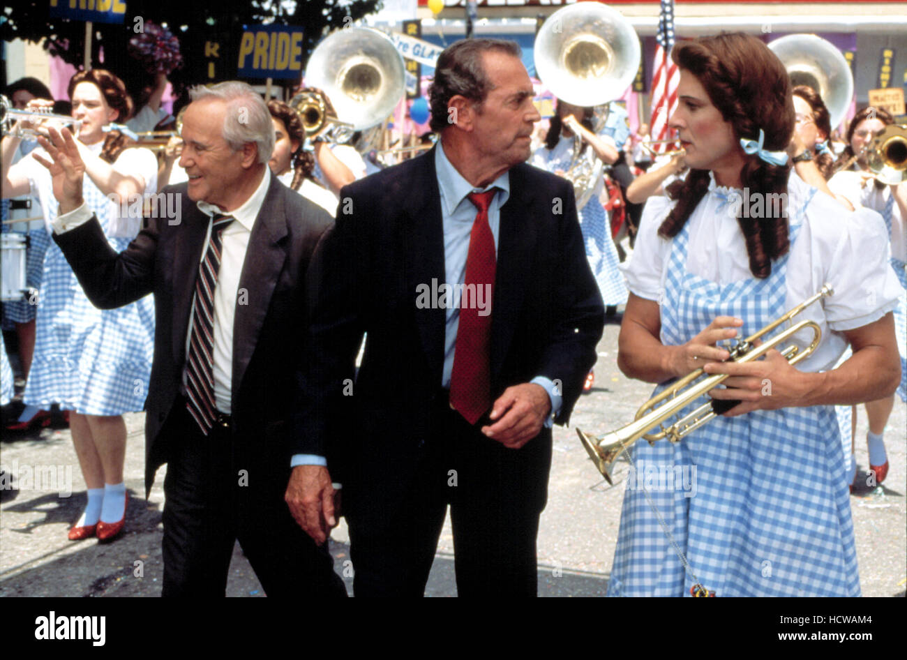 Mis conciudadanos, Jack Lemmon, James Garner, Jeff Yagher, (en traje