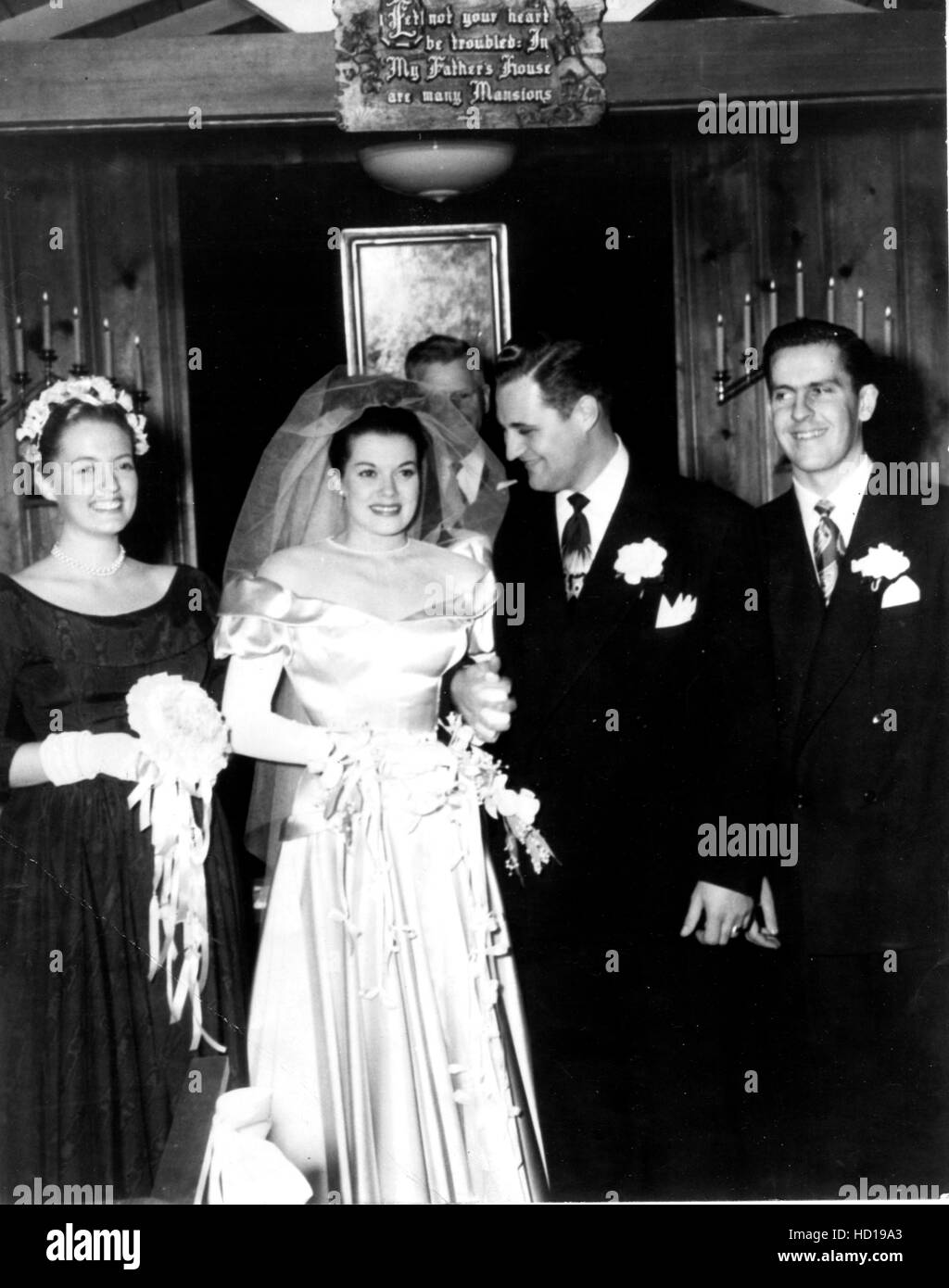 La North Hollywood boda de Janis Paige y primer marido, (izquierda y derecha son la novia de hermana Fotografía de stock - Alamy