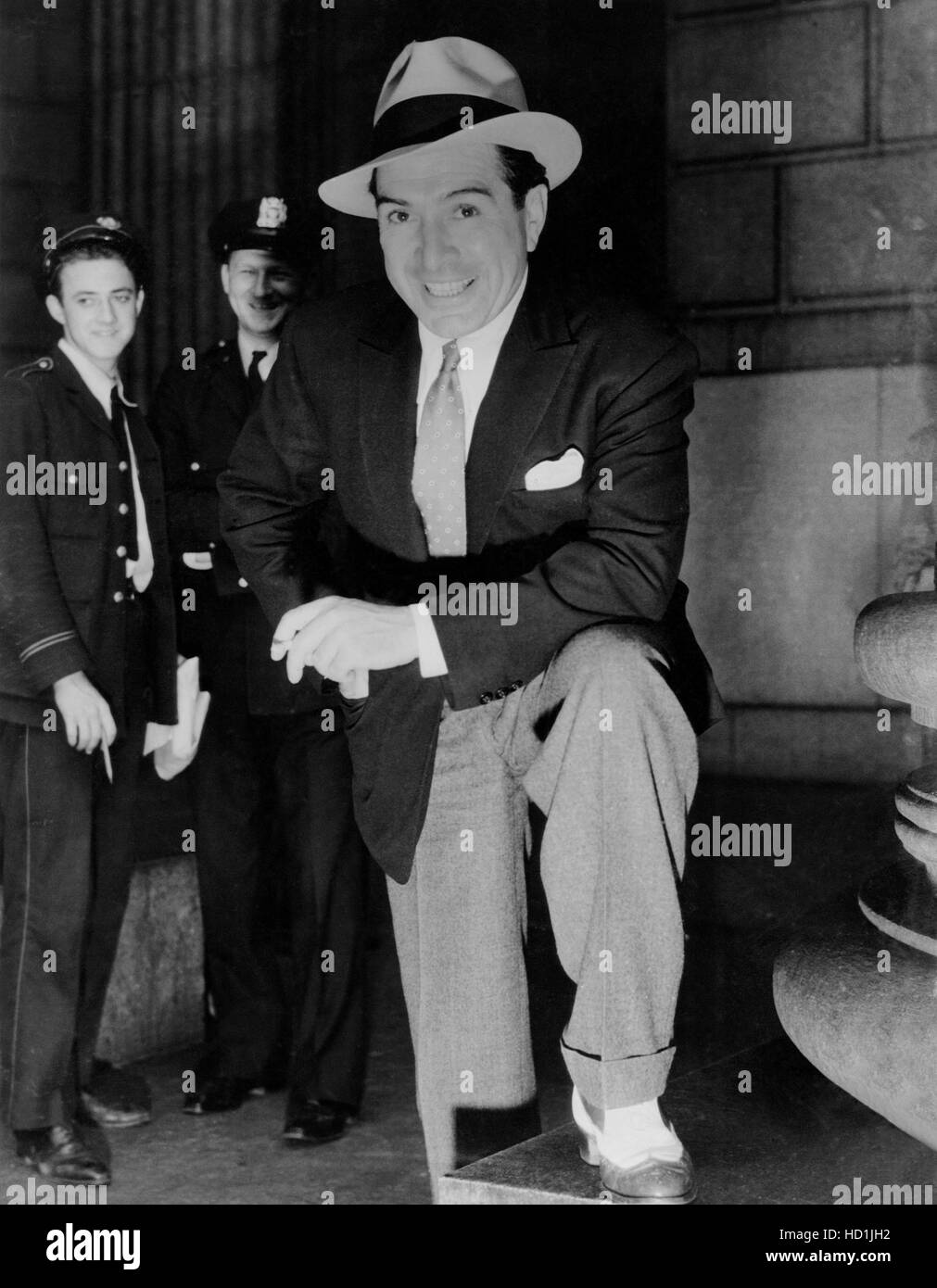 J. Carrol Naish en James J. Hines juicio hacer investigaciones para la