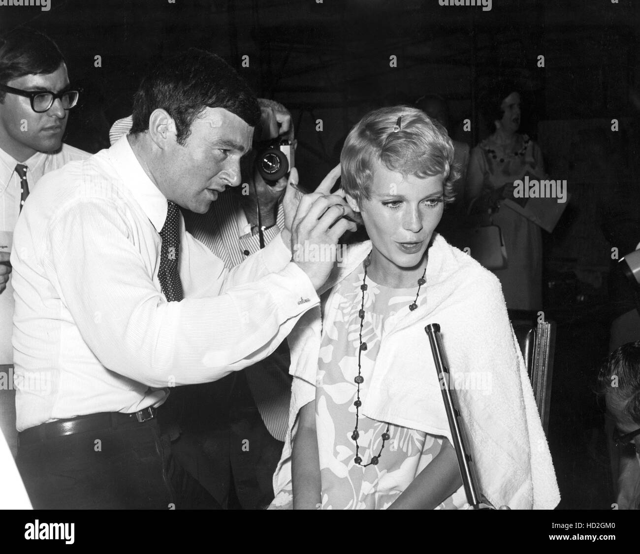 ROSEMARY'S BABY, Vidal Sassoon Mia Farrow corte pelo en conjunto, 1968