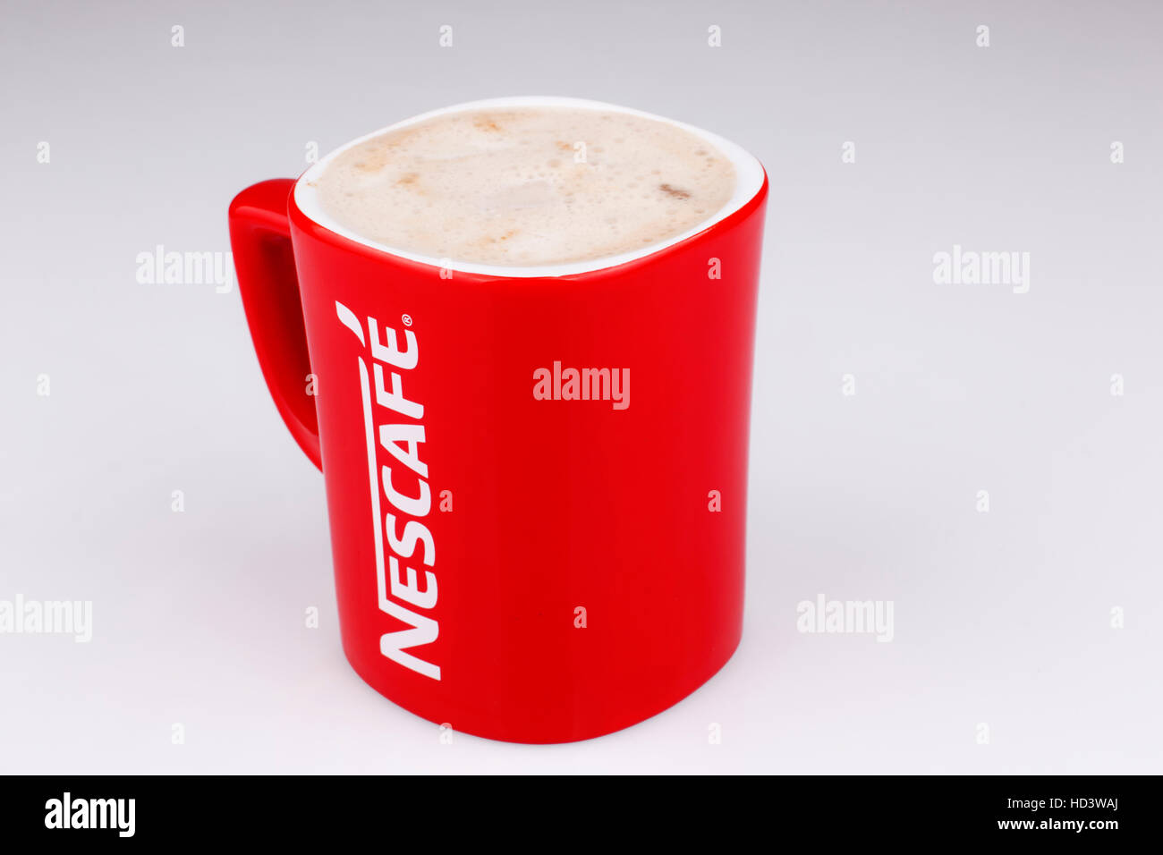 Taza del nescafe taza roja fotografías e imágenes de alta resolución - Alamy