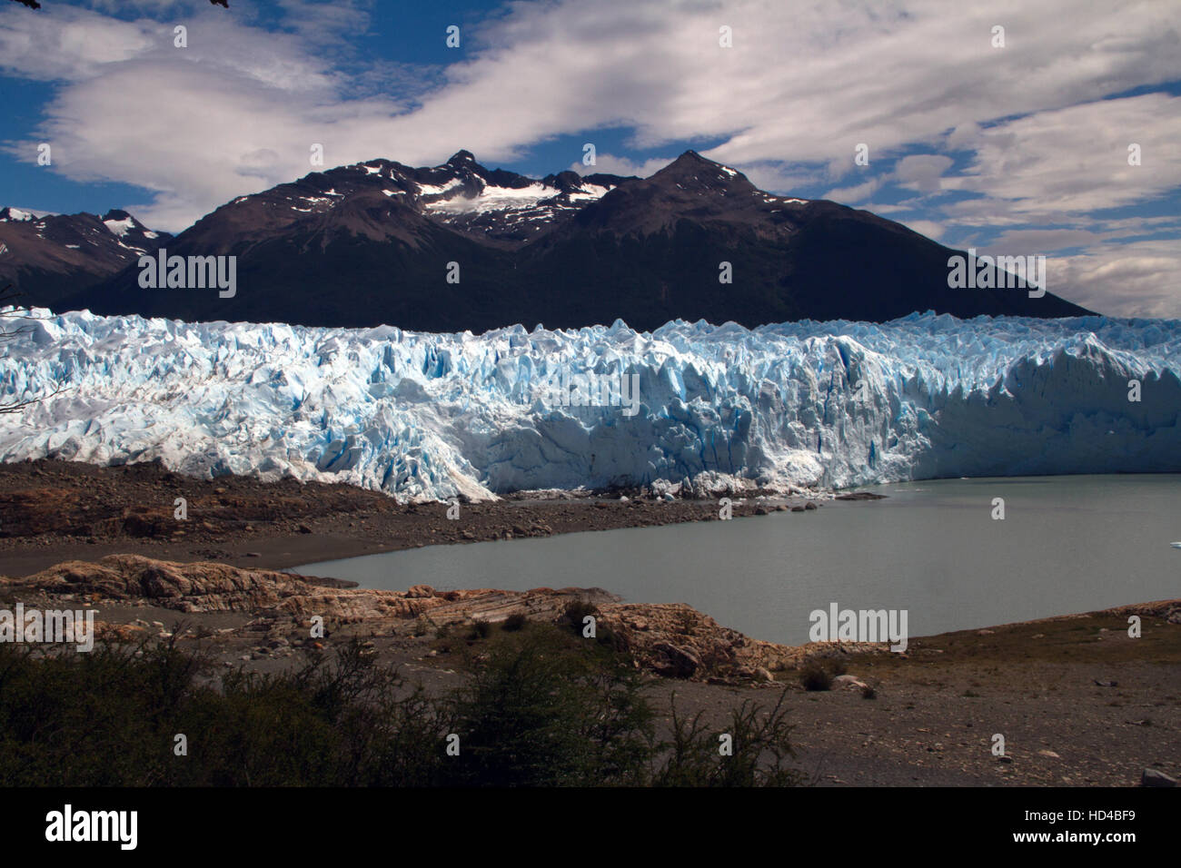 EL CALAFATE, ARG, 06.12.2016: Argentina Glaciar Perito Moreno ubicado en el Parque Nacional Los Glaciares, en el sudoeste de la provincia de Santa Cruz, Argentina Foto de stock