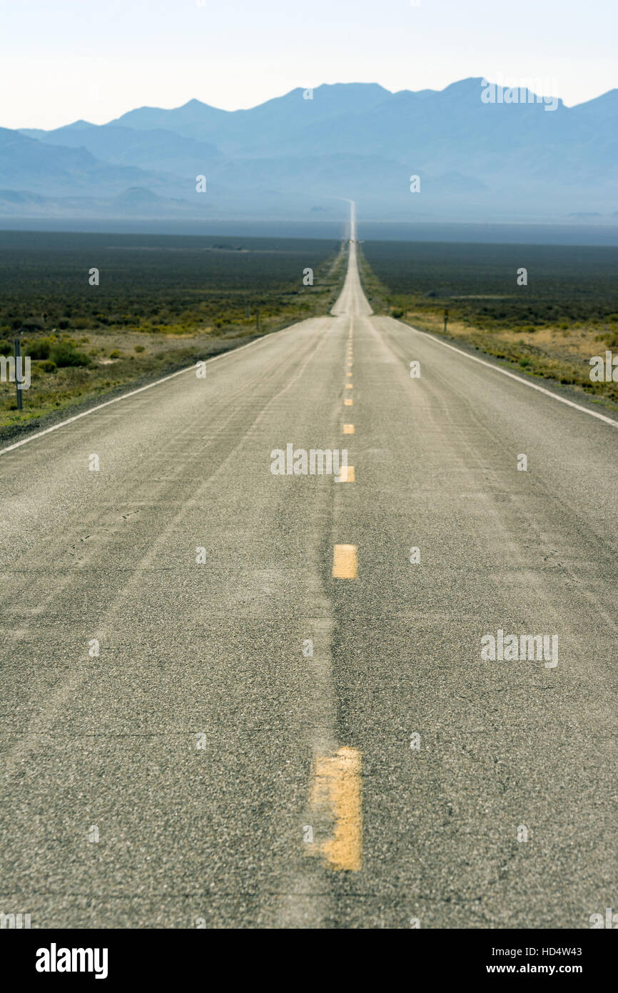 Nevada, Highway 50, la carretera más solitarias en América Foto de stock