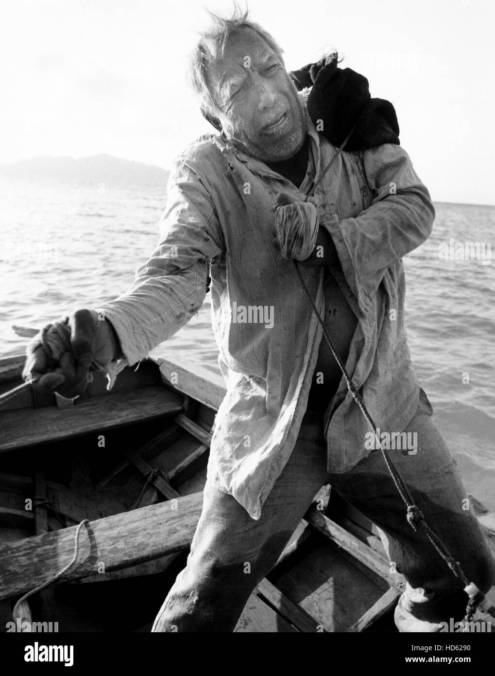 El VIEJO Y EL MAR, Anthony Quinn, 1990. © Yorkshire Television / cortesía:  Colección Everett Fotografía de stock - Alamy