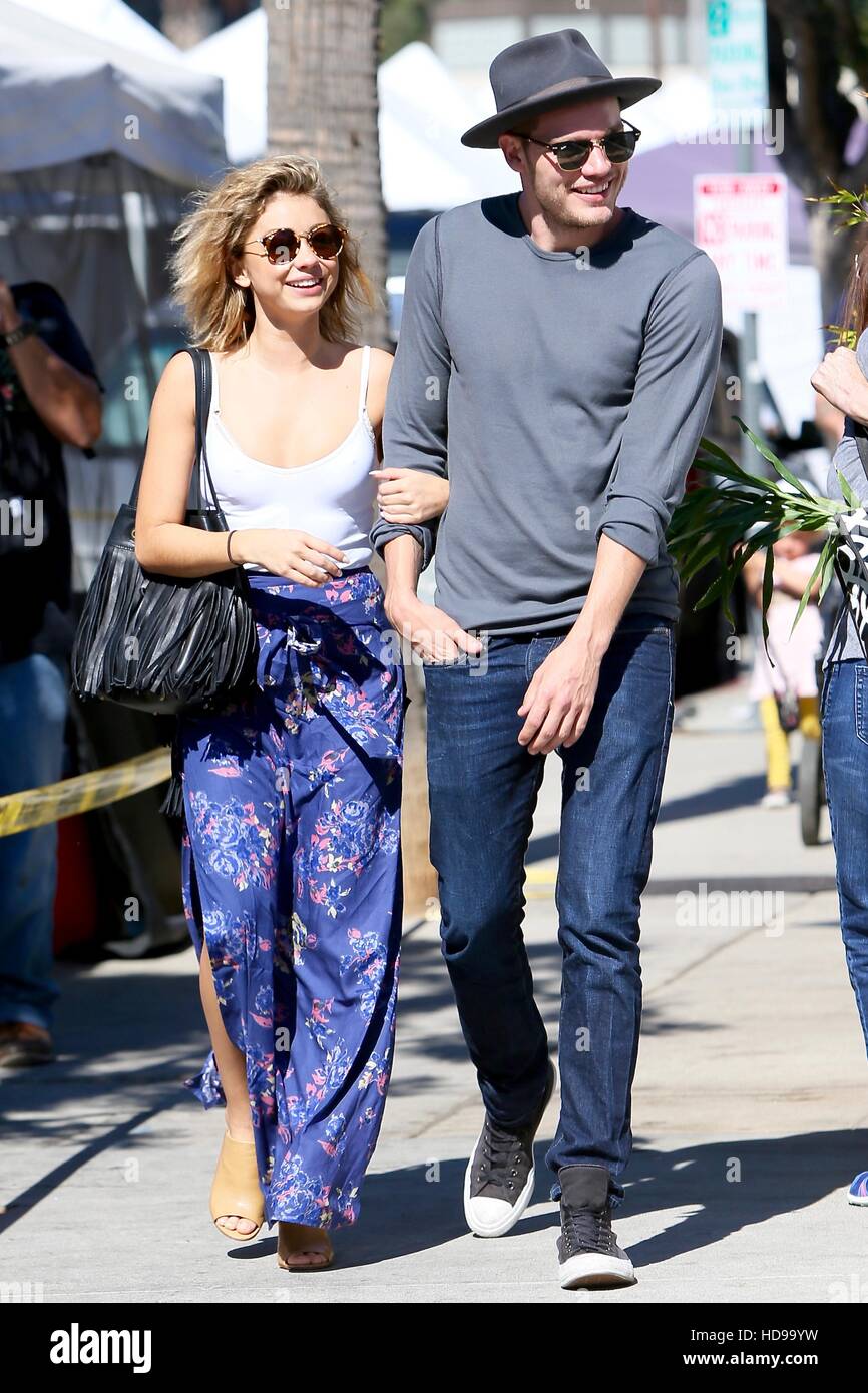 Sarah Hyland y novio Dominic Sherwood visto salir Joan está en el