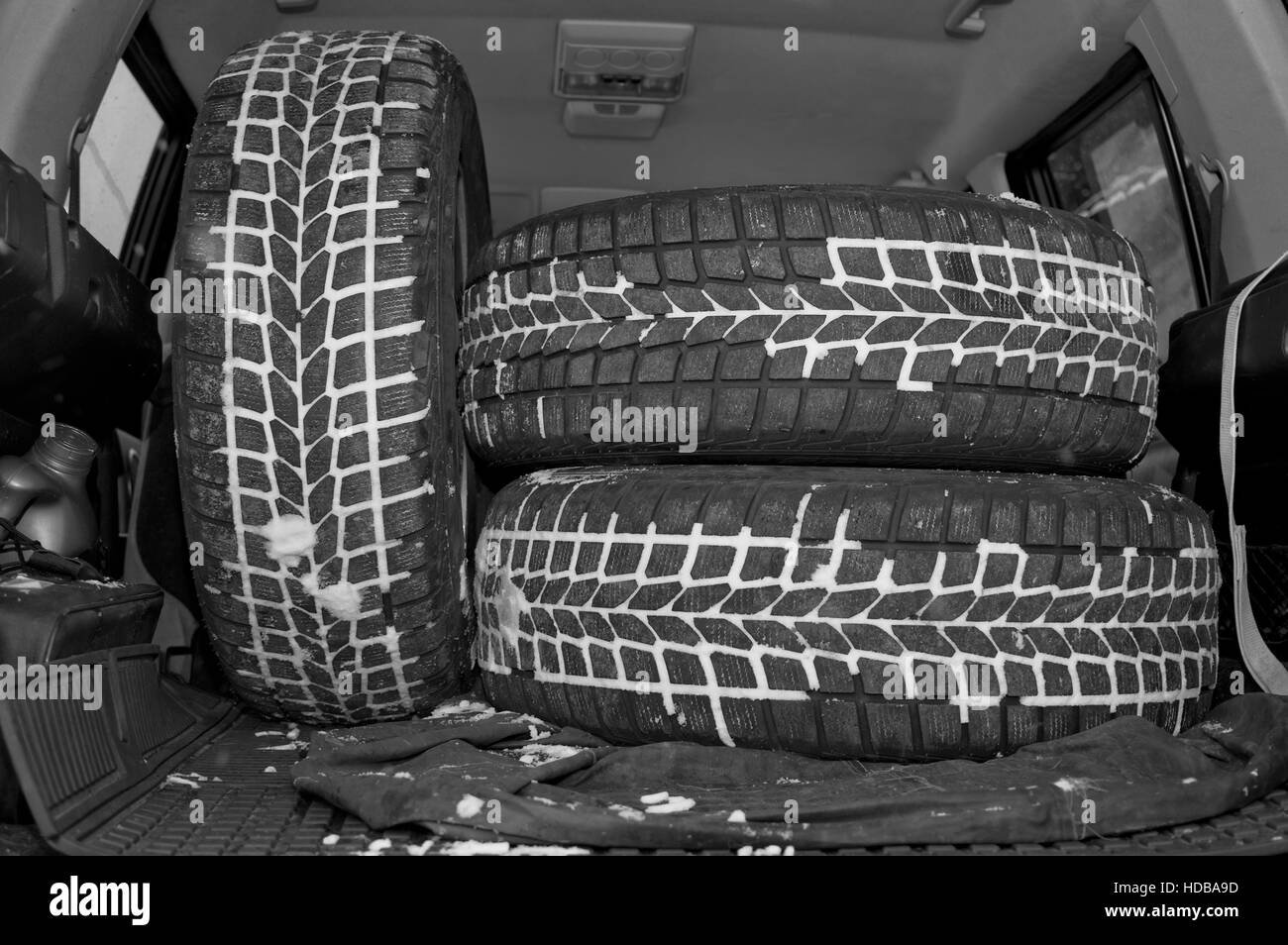 Los neumáticos de invierno en Boot Foto de stock