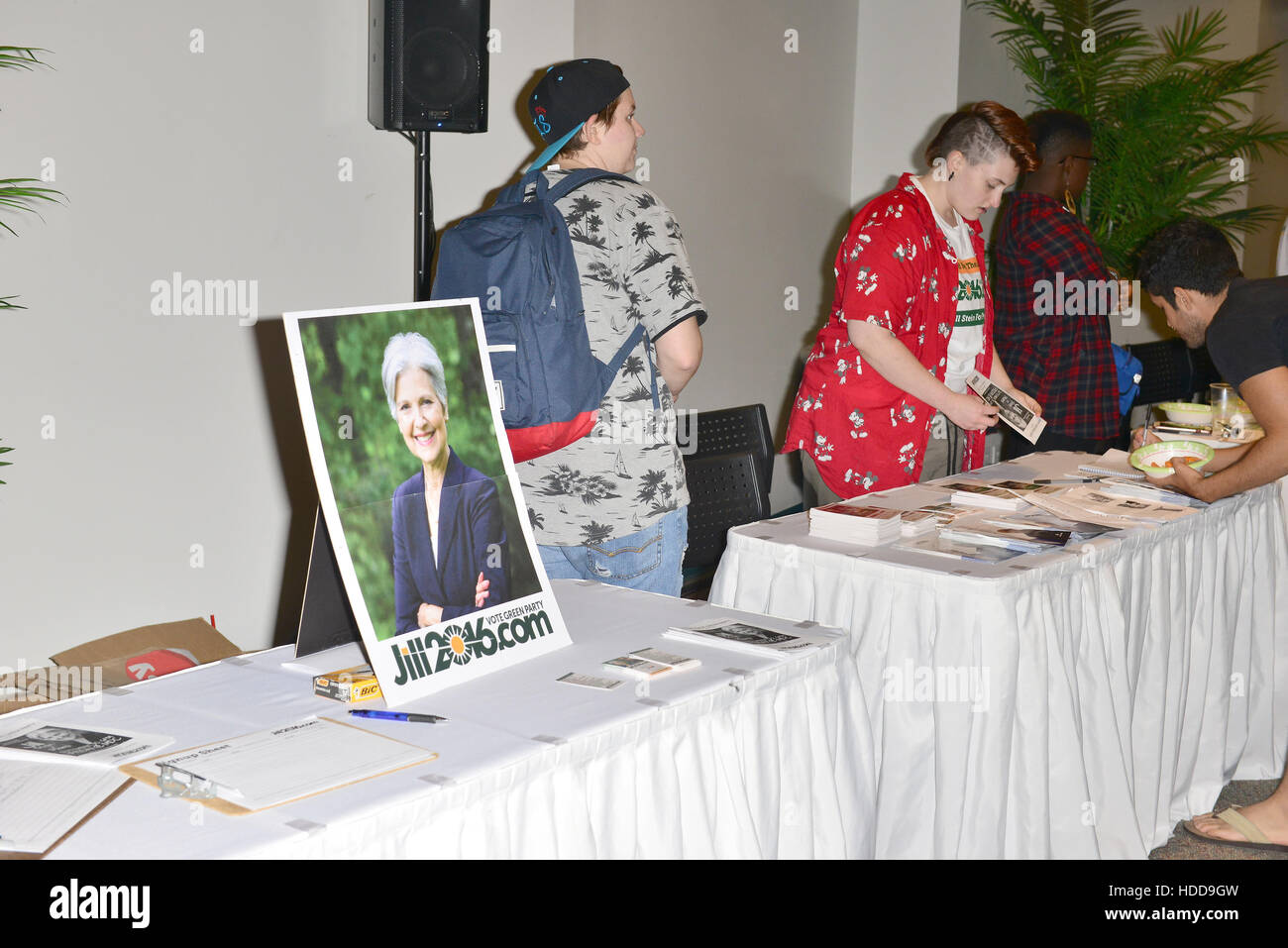 El candidato presidencial del Partido Verde Jill Stein habla en Miami Dade College, Wolfson Chapman Hall con: ambiente donde: Miami, Florida, Estados Unidos de América cuando: 01 Oct 2016 Foto de stock