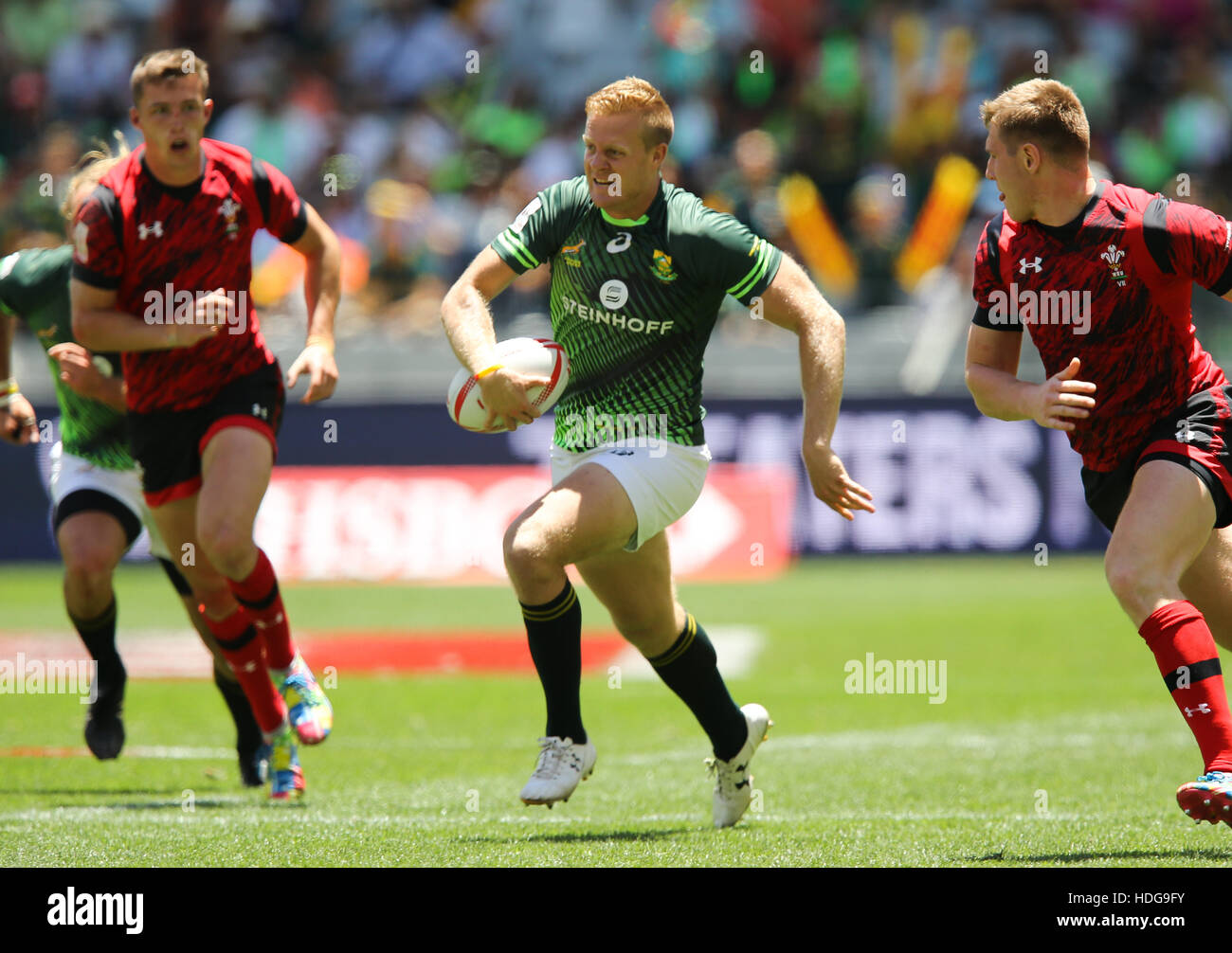 El SA Rugby Sevens Springbok jugadores en acción durante el 2016 HSBC Sevens torneo en Ciudad del Cabo en el Estadio Green Point, Punto de Cape Town. Foto de stock