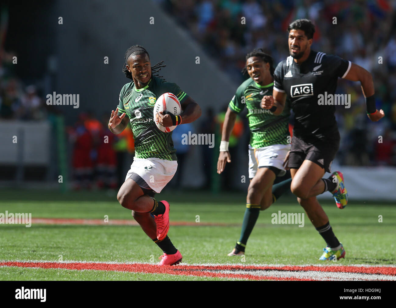 El SA Rugby Sevens Springbok jugadores en acción durante el 2016 HSBC Sevens torneo en Ciudad del Cabo en el Estadio Green Point, Punto de Cape Town. Foto de stock