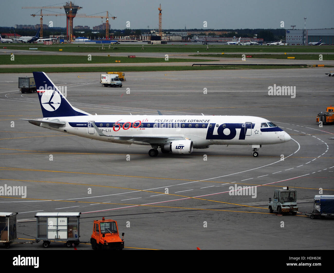 SP-LII (avión) en el Aeropuerto Internacional Sheremetyevo pic3 Foto de stock
