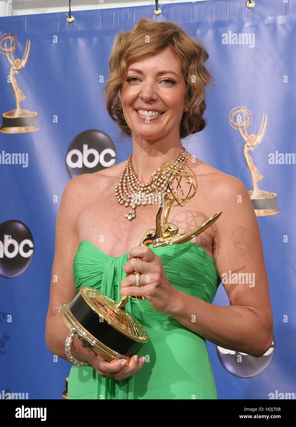 Allison Janney en la 56ª ceremonia anual de premios Emmy el 19 de ...