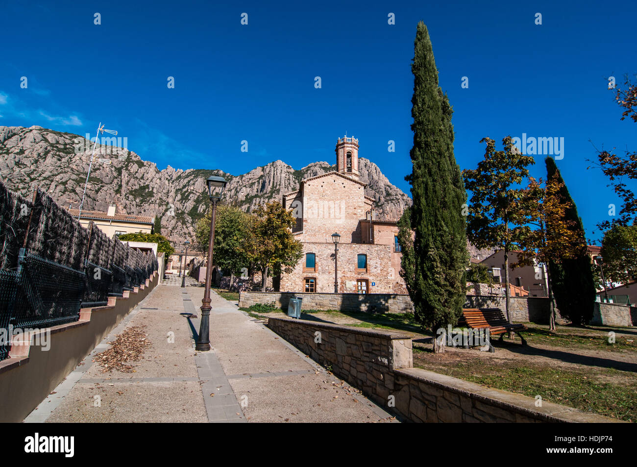 Iglesia en Collbató, Montserrat, Cataluña, España Foto de stock