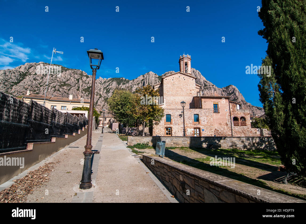 Iglesia en Collbató, Montserrat, Cataluña, España Foto de stock