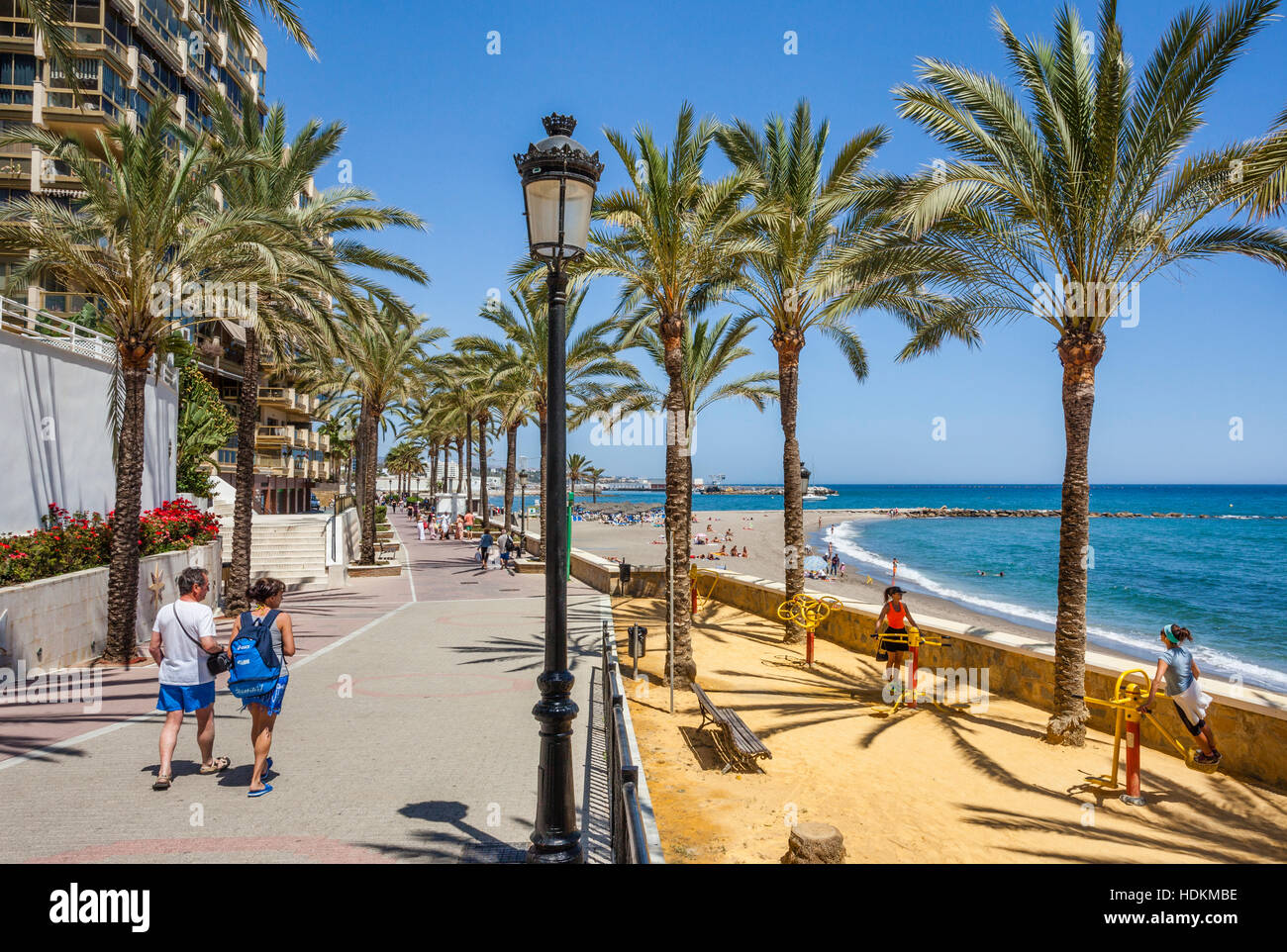 España, Andalucía, provincia de Málaga, Costa del Sol, Marbella, playa de  La Bajadilla, La Bajadilla Playa Fotografía de stock - Alamy