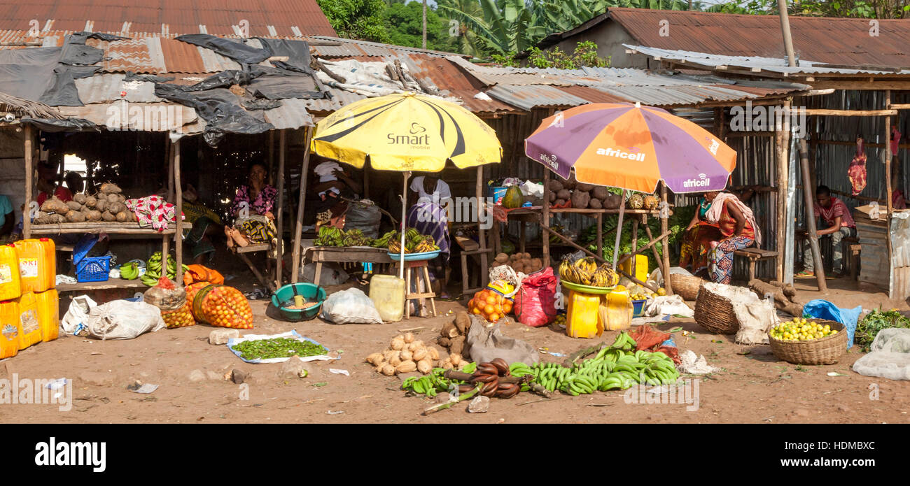 Mercado de alimentos en Sierra Leona Foto de stock