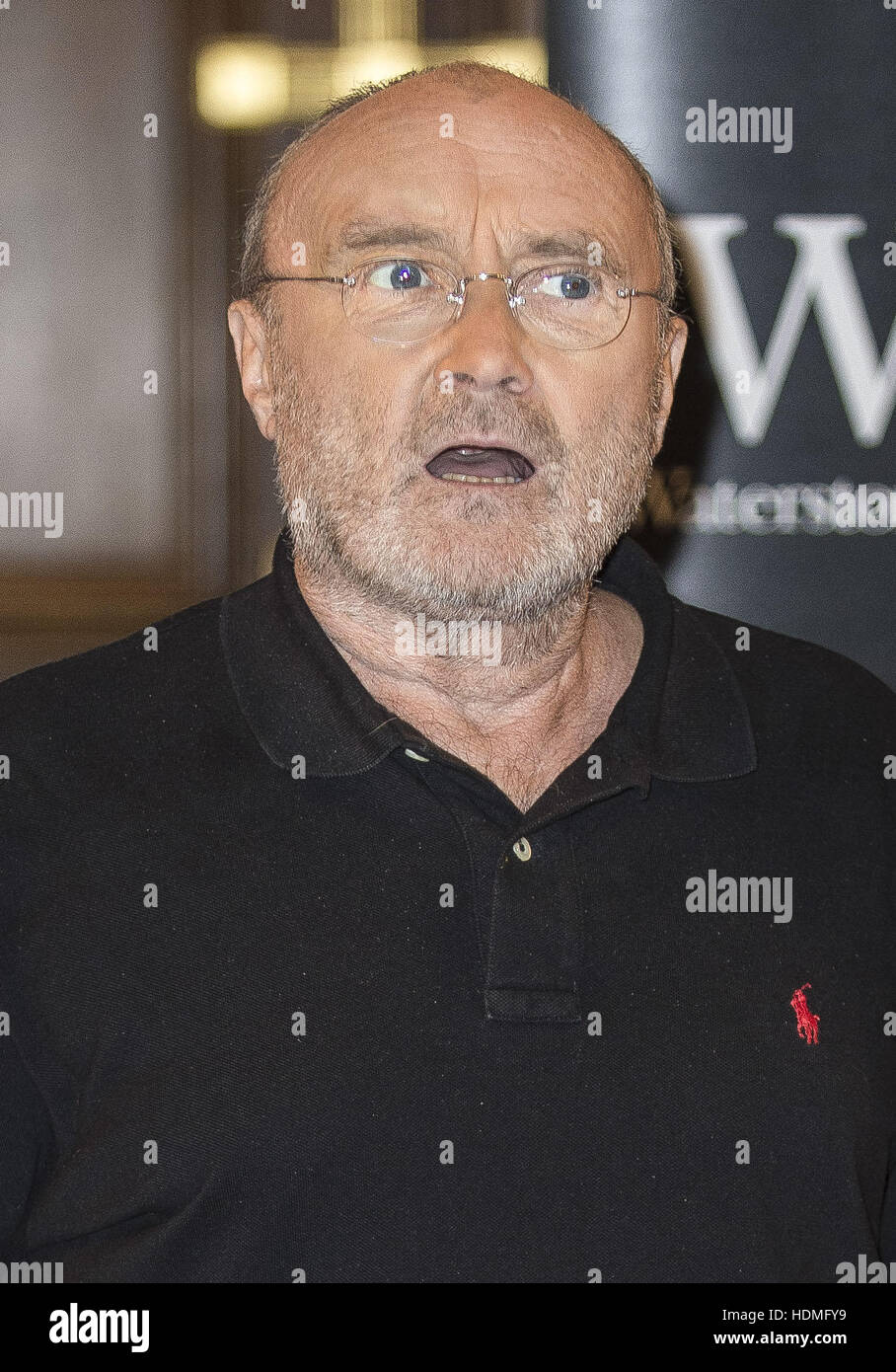 Phil Collins lanza su autobiografía "no ha muerto" en la iglesia de St James incluye: Phil Collins donde: Londres, Reino Unido cuando: 18 de octubre de 2016 Foto de stock