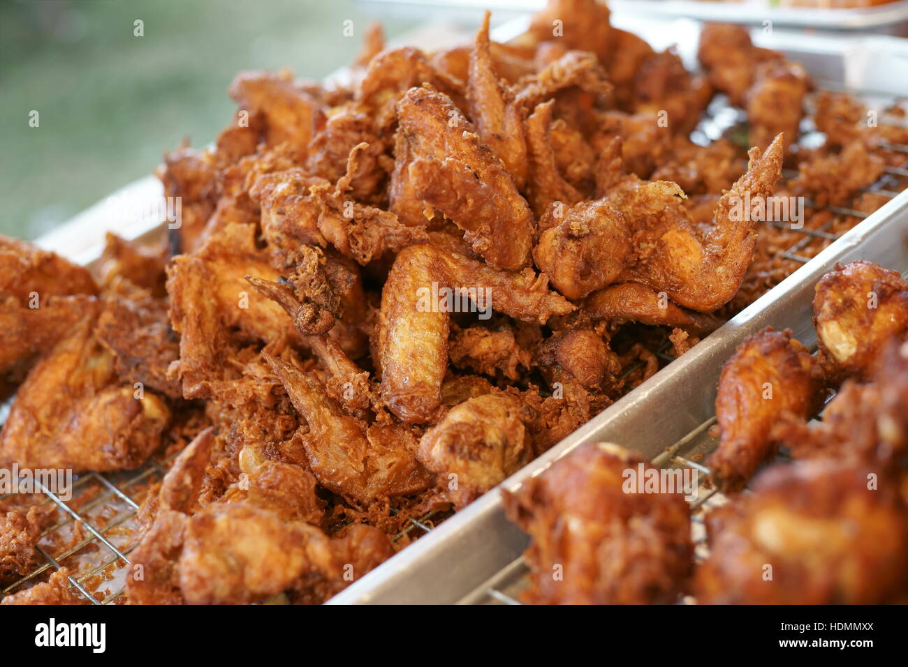 Cerrado estilo Thai Fried Chicken Wing Foto de stock