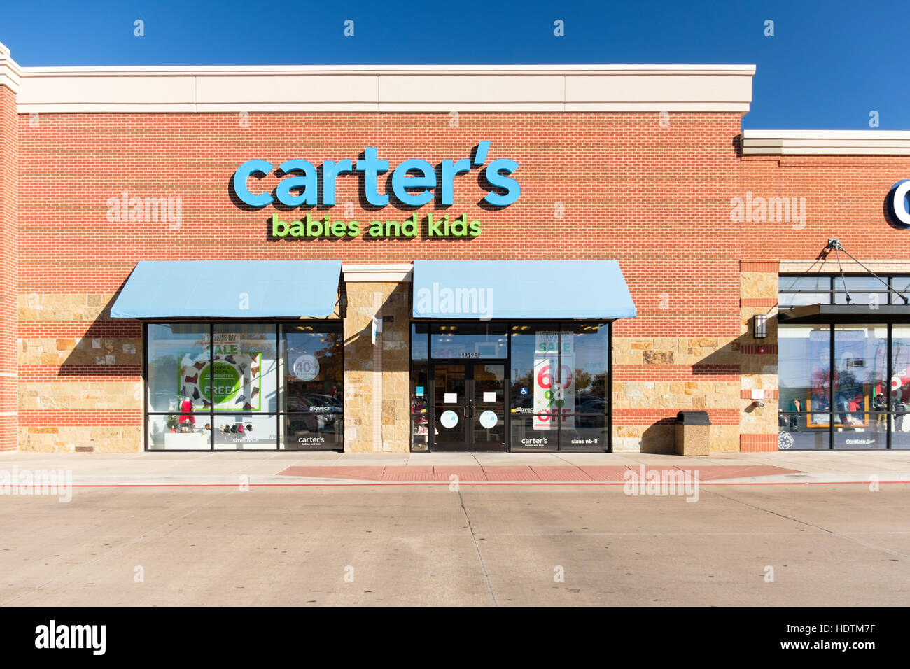 Escaparate exterior y entrada de Carter's tienda de ropa de bebés niños en Oklahoma City, Oklahoma, Unidos de stock - Alamy