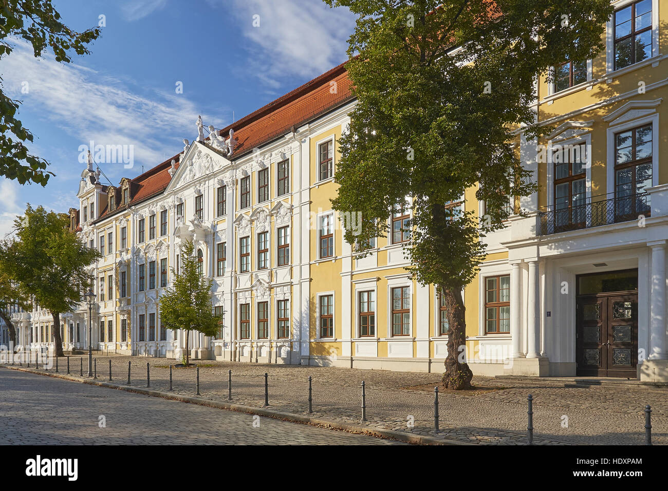 El edificio del parlamento en la plaza de la catedral, Magdeburgo, Sajonia-Anhalt, Alemania Foto de stock