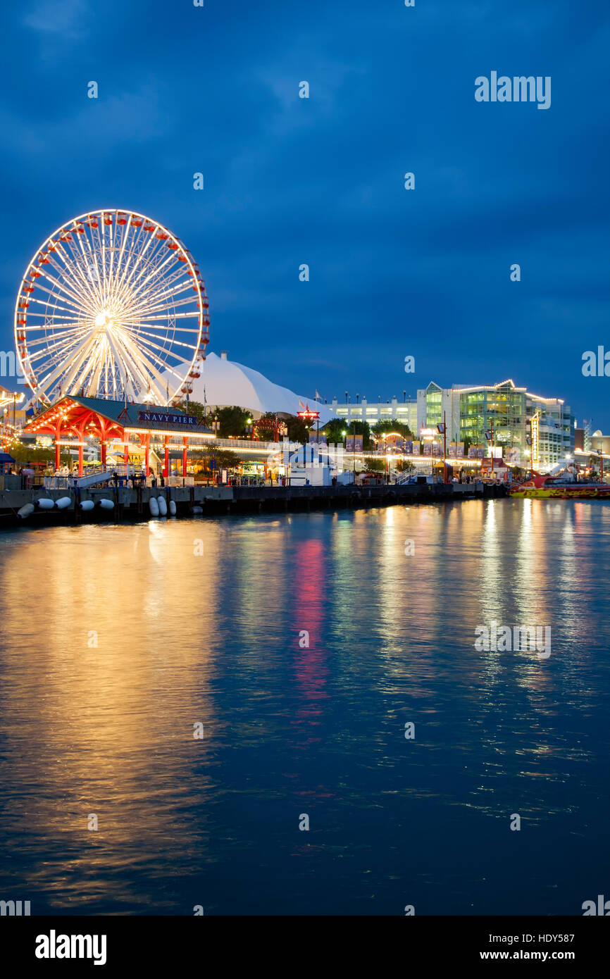 Rueda de Ferris y Navy Pier, Chicago, Illinois, EE.UU. Foto de stock