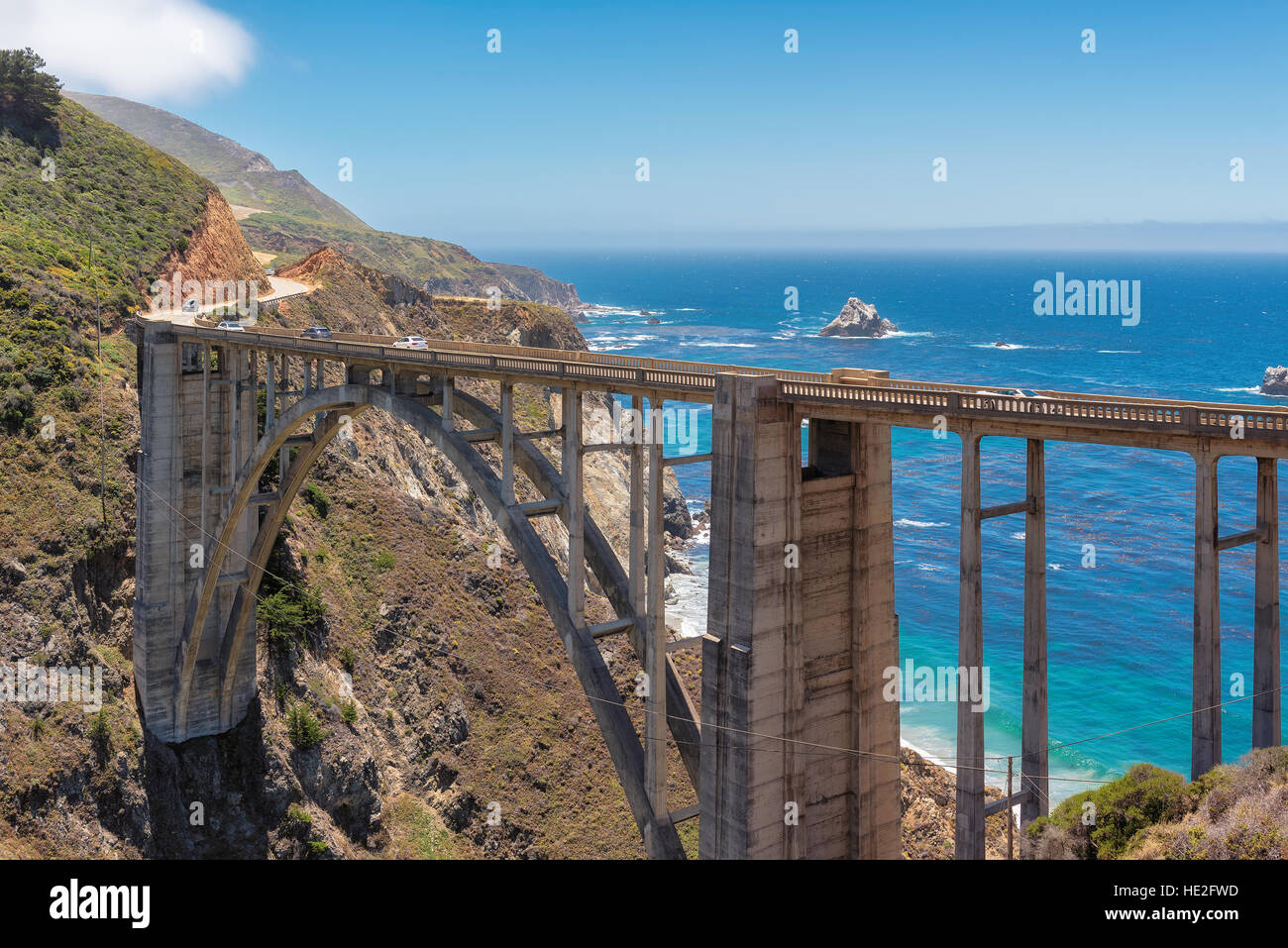 Bixby Puente en la costa del Pacífico de California, Estados Unidos. Foto de stock