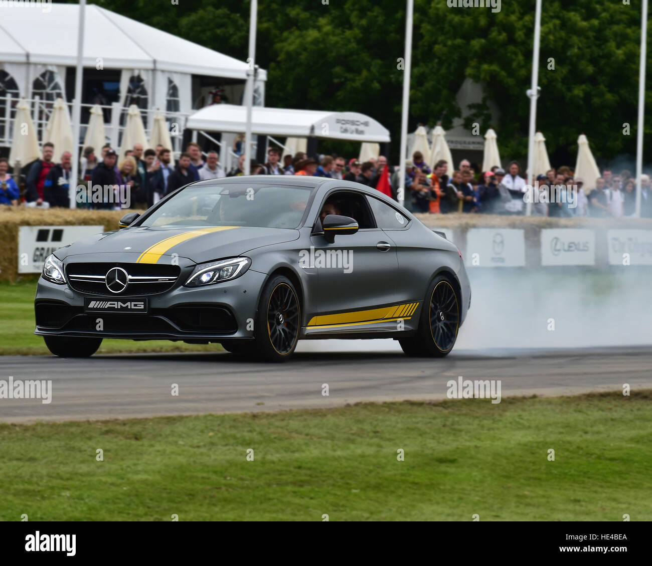 Jamie Pared Leo Forster Mercedes Benz C63 Amg Coupe Edicion 1 Primer Vistazo Festival De Velocidad De Goodwood 16 Los Automoviles Automoviles Entretenimiento Fe Fotografia De Stock Alamy
