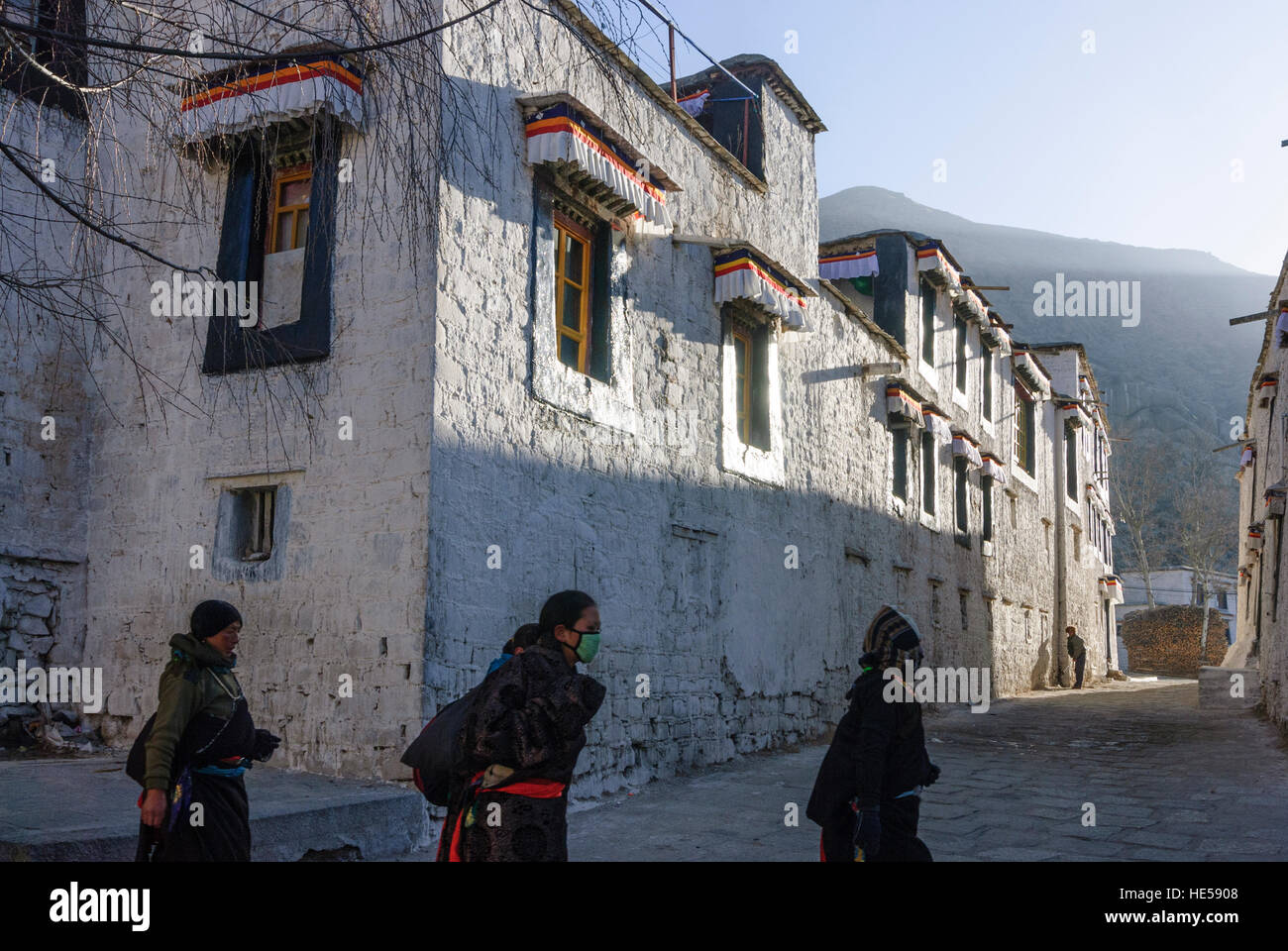 Lhasa: Monasterio Sera; edificios residenciales de los monjes, el Tíbet, China Foto de stock