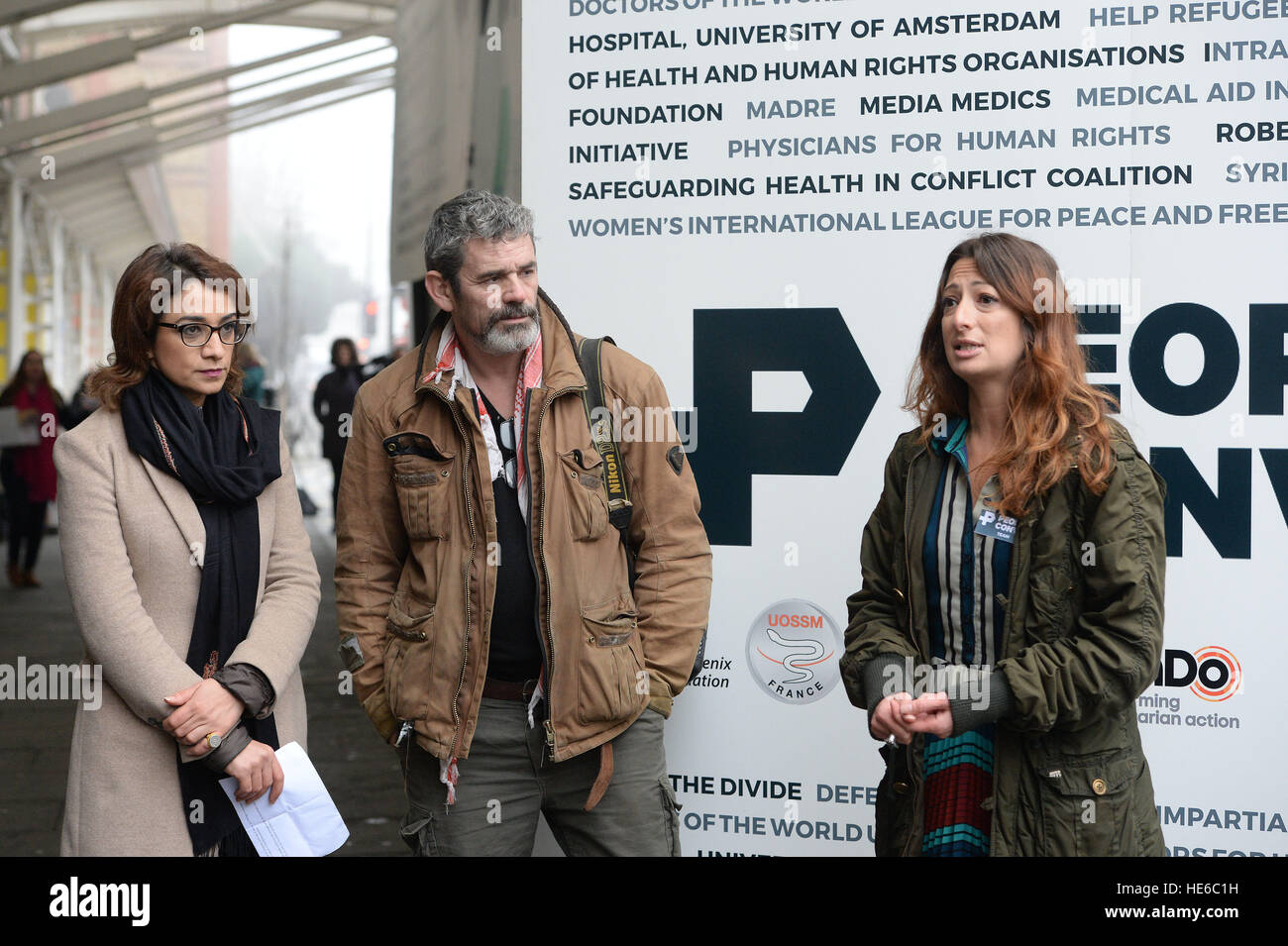 Dr rola hallam derecha fotografías e imágenes de alta resolución Alamy
