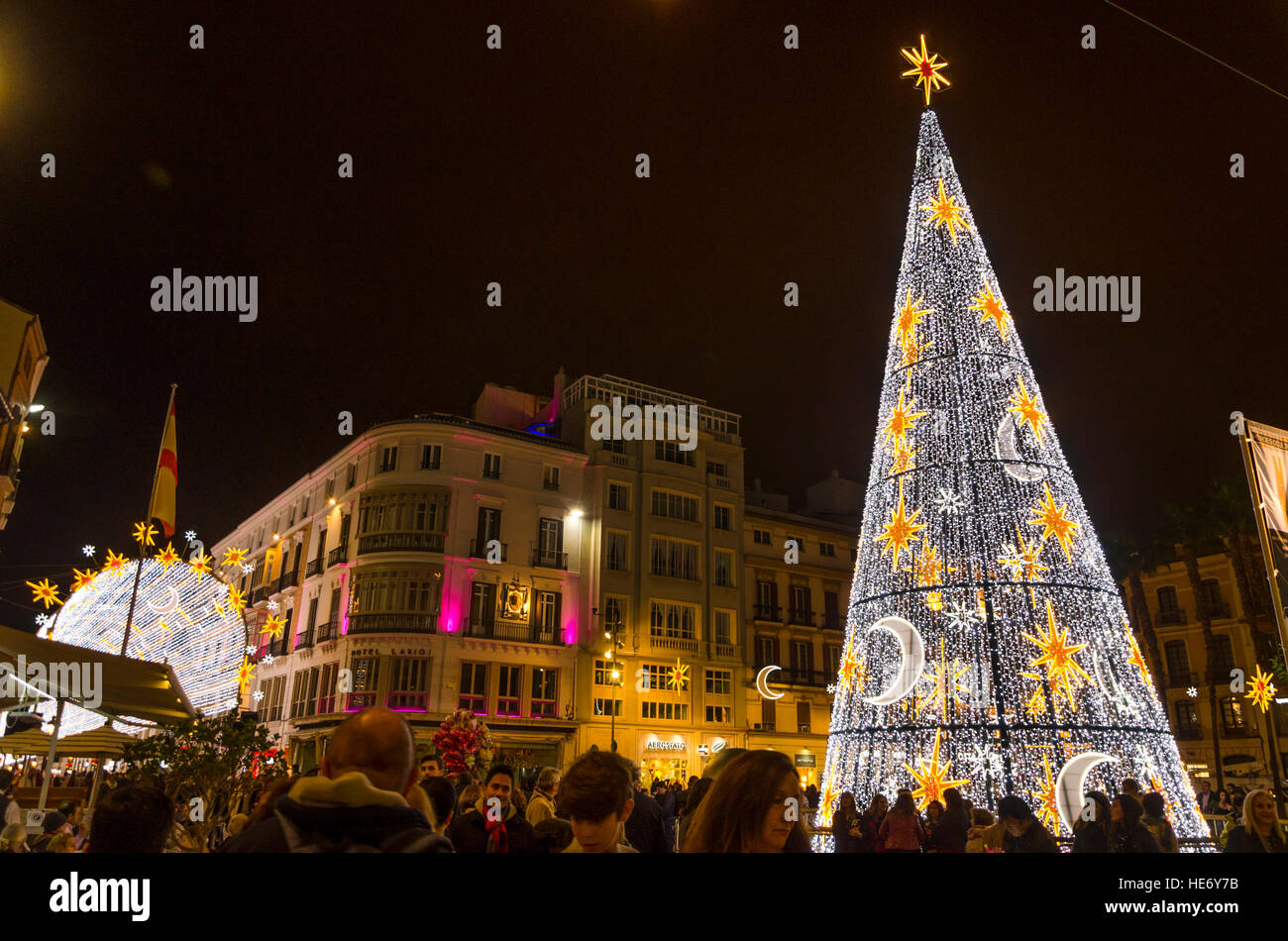 Las luces de Navidad decoración, árbol, la Calle Larios, la ciudad de Málaga,  Andalucía, España 2016 Fotografía de stock - Alamy