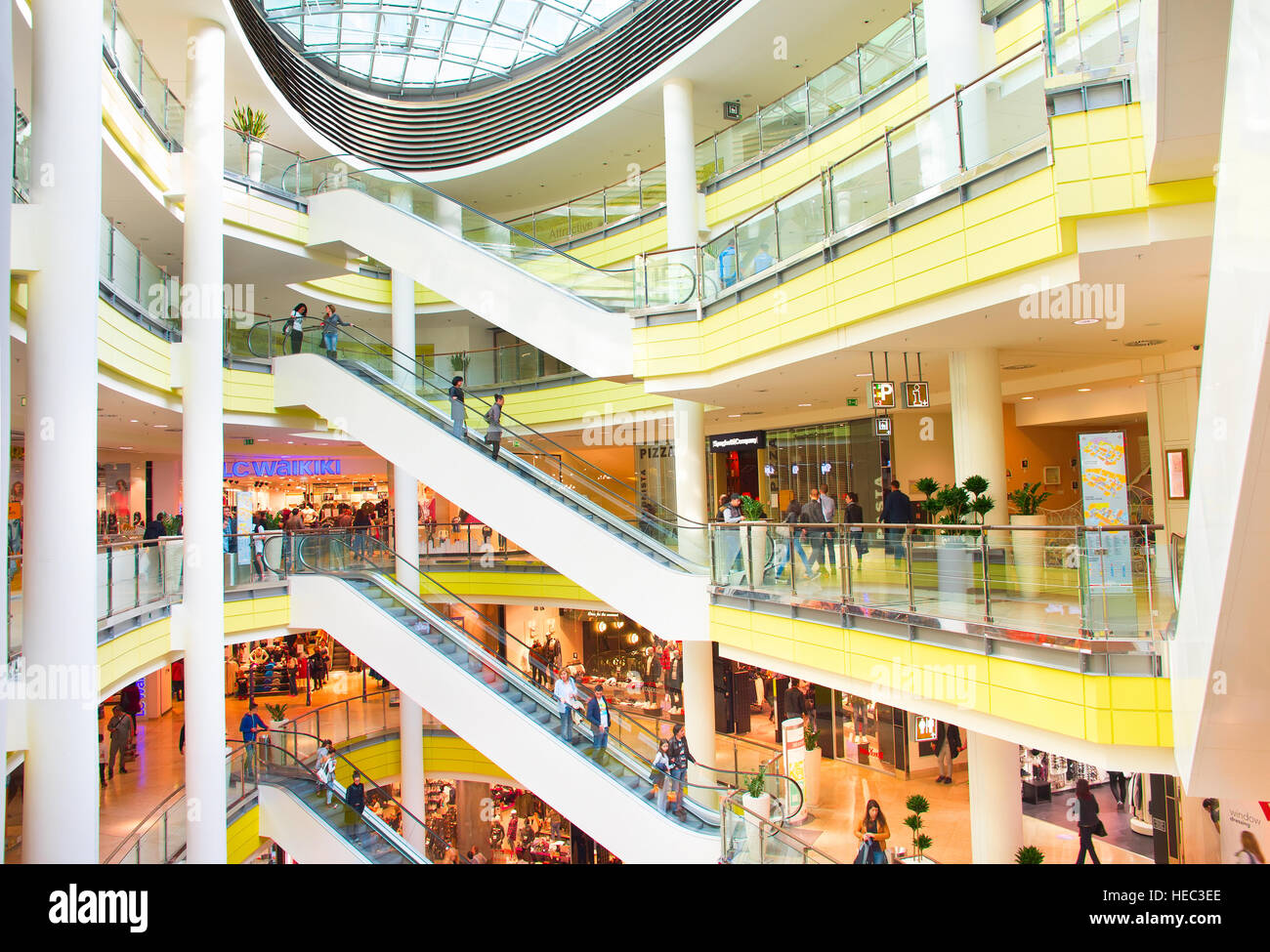 City center sofia mall fotografías e imágenes de alta resolución - Alamy