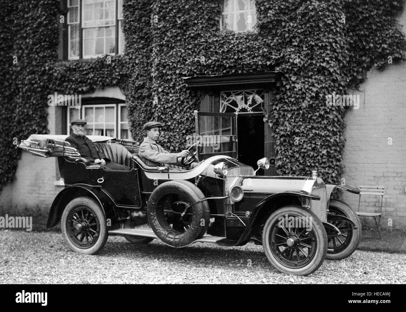 Wolseley 24-30hp con Turner el chofer 1914 Foto de stock
