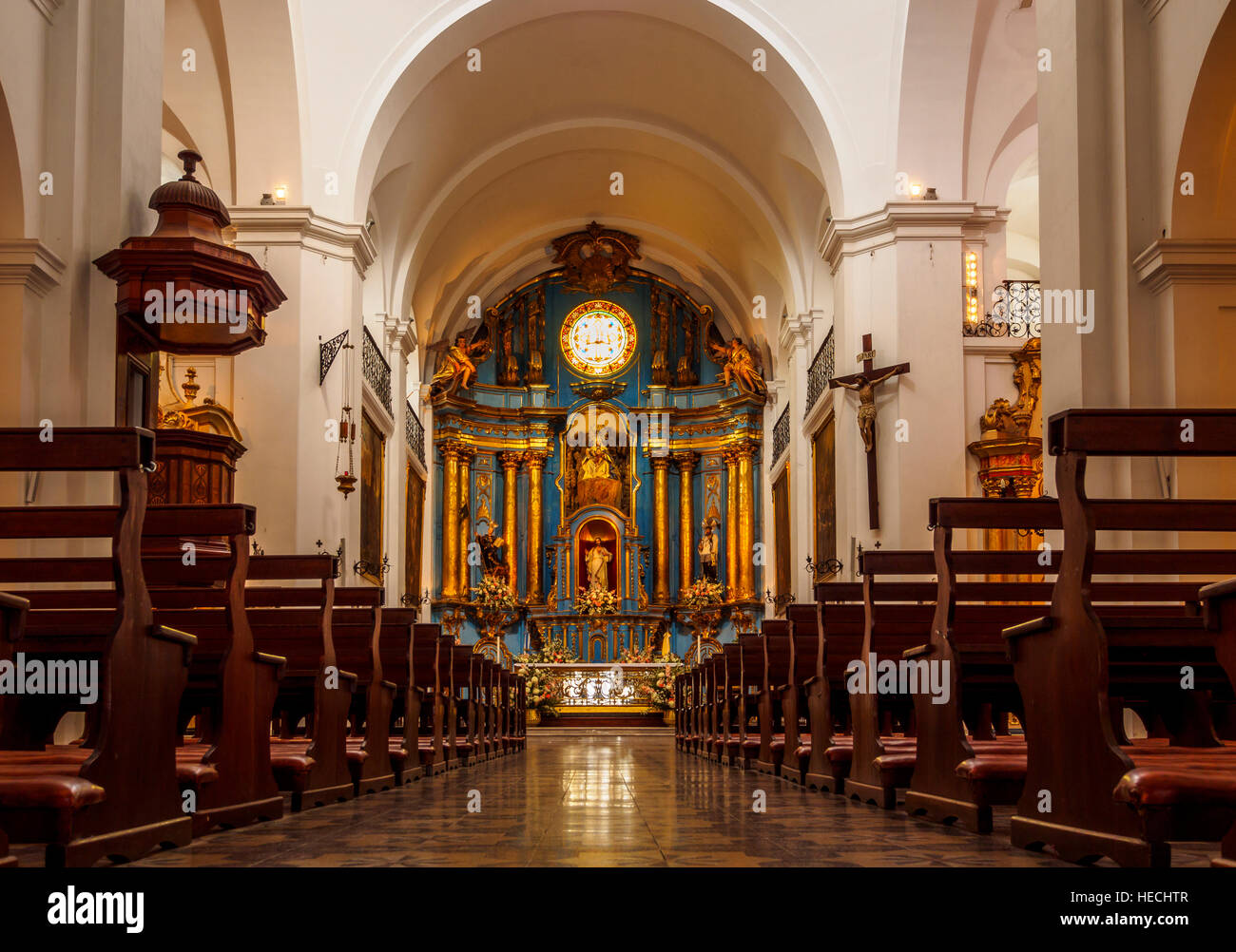 Argentina, Provincia de Buenos Aires, Ciudad de Buenos Aires, Monserrat, vista desde el interior de la Iglesia de San Ignacio. Foto de stock