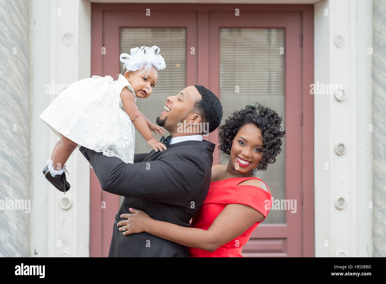 Familia negra, compromiso imágenes, fotografías familiares, bien vestida, cumpleaños familiar fotos de familia, familia feliz, Bebé, Foto de stock