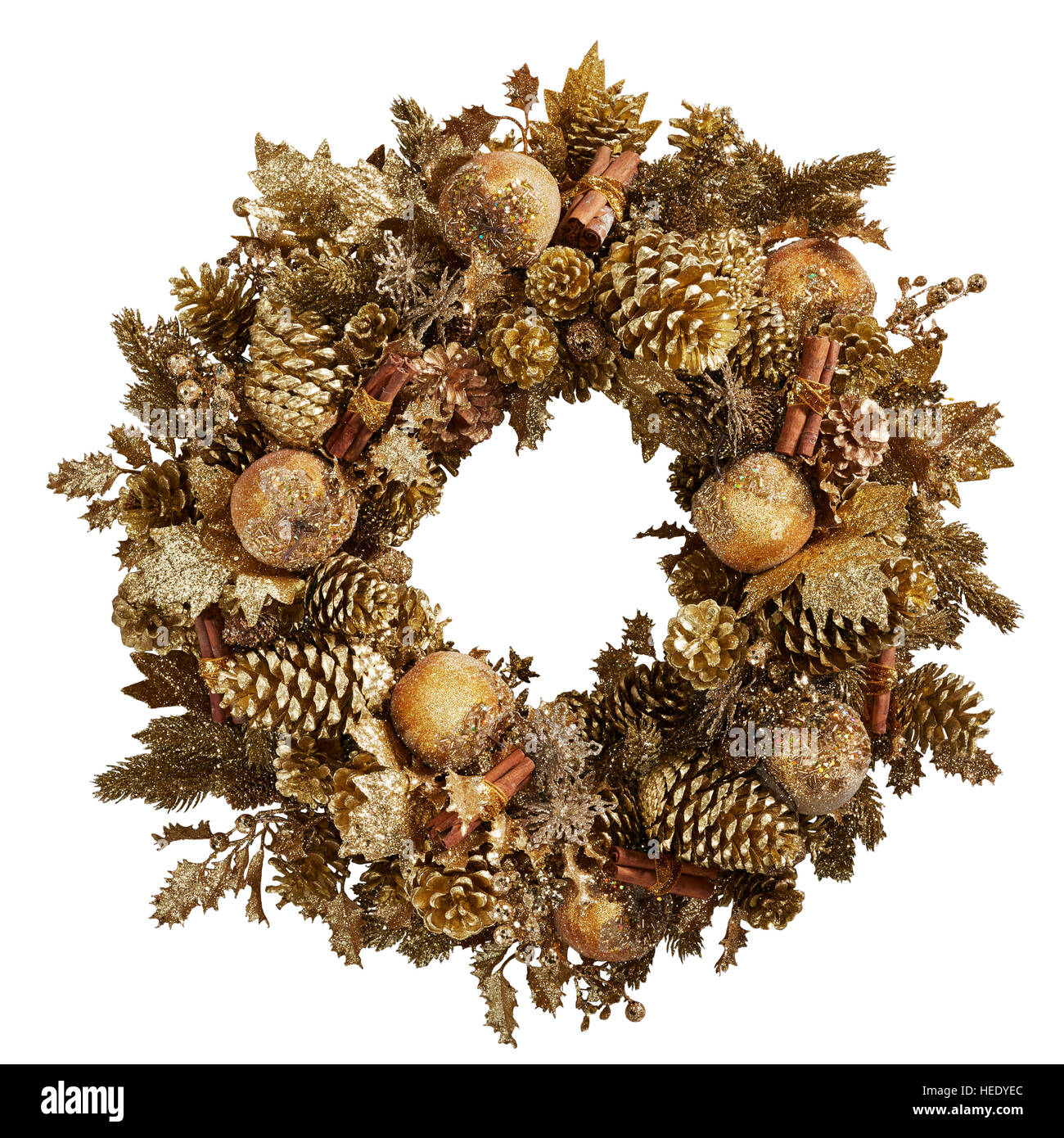 Decoración navideña con corona cortada en una puerta festiva elegante circular tradicional redonda festiva Foto de stock