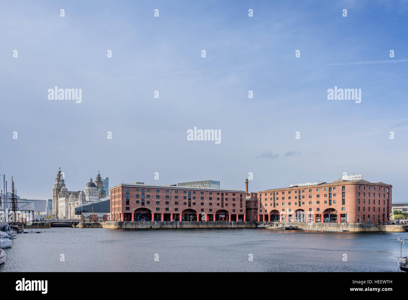 El Albert Dock es un complejo de edificios y almacenes portuarios de Liverpool, Inglaterra. Foto de stock