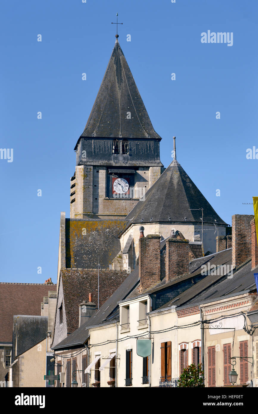 Iglesia de Aubigny-sur-Nère Foto de stock