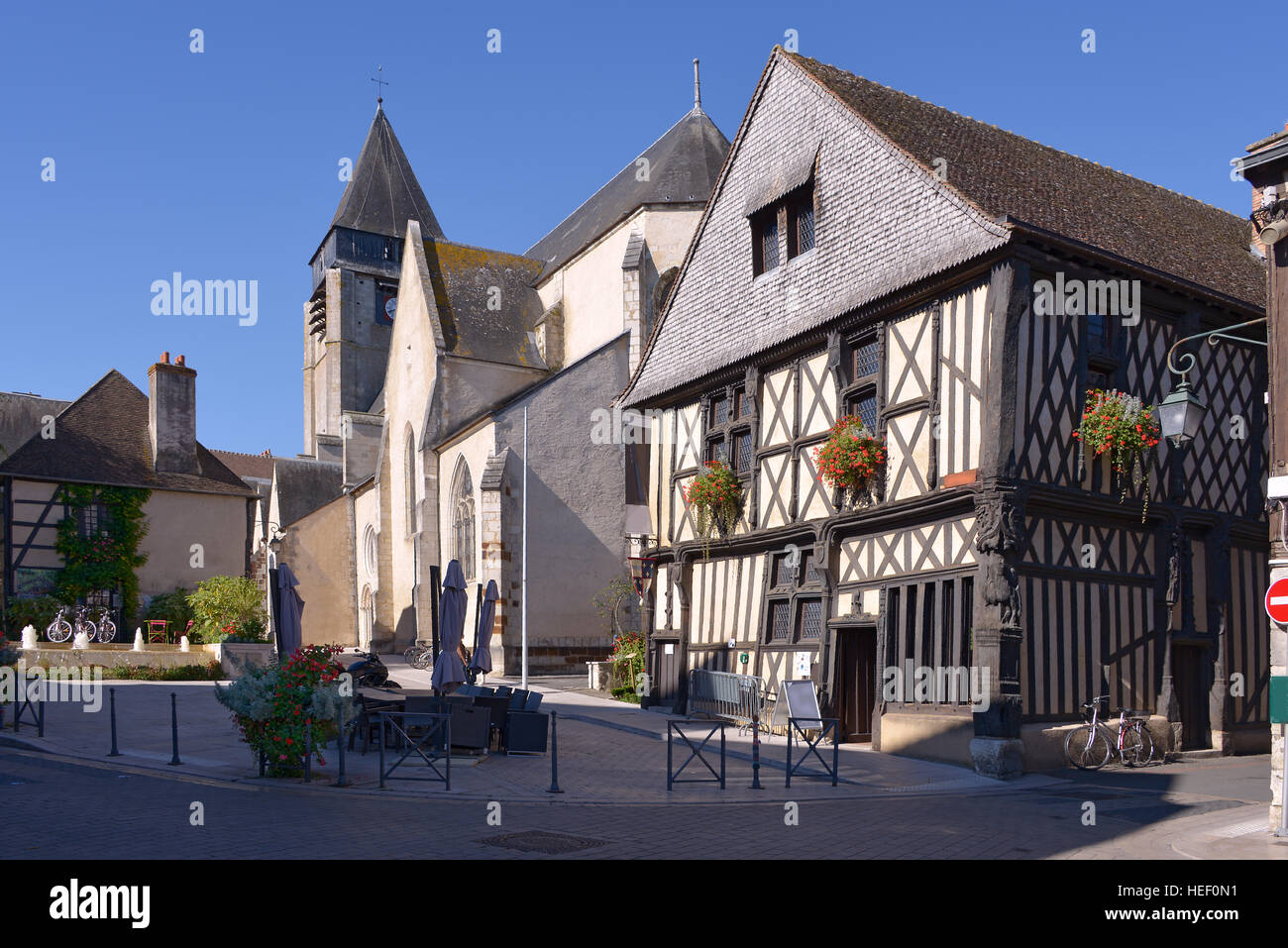 Casa típica de Aubigny-sur-Nère Foto de stock