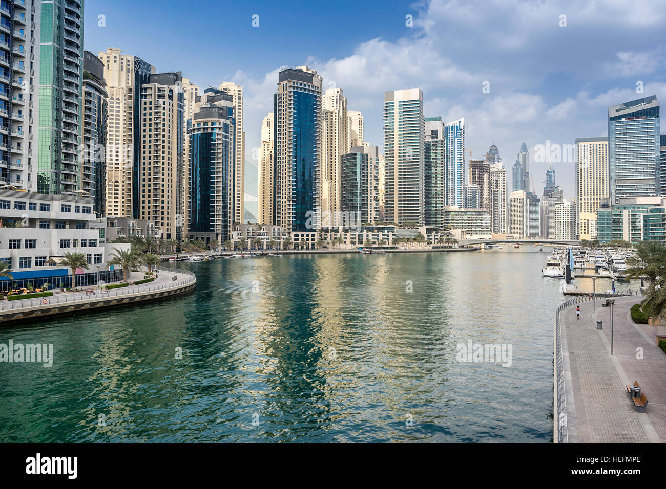 Puerto deportivo de Dubai en los Emiratos Árabes Unidos Foto de stock