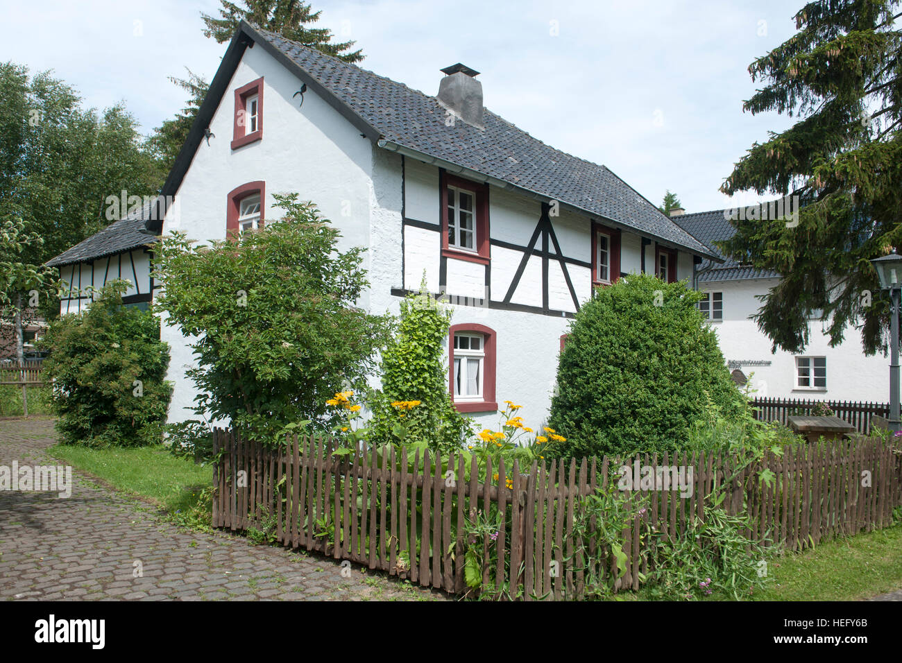 Deutschland Kreis De Euskirchen Nettersheim Haus Neben Dem