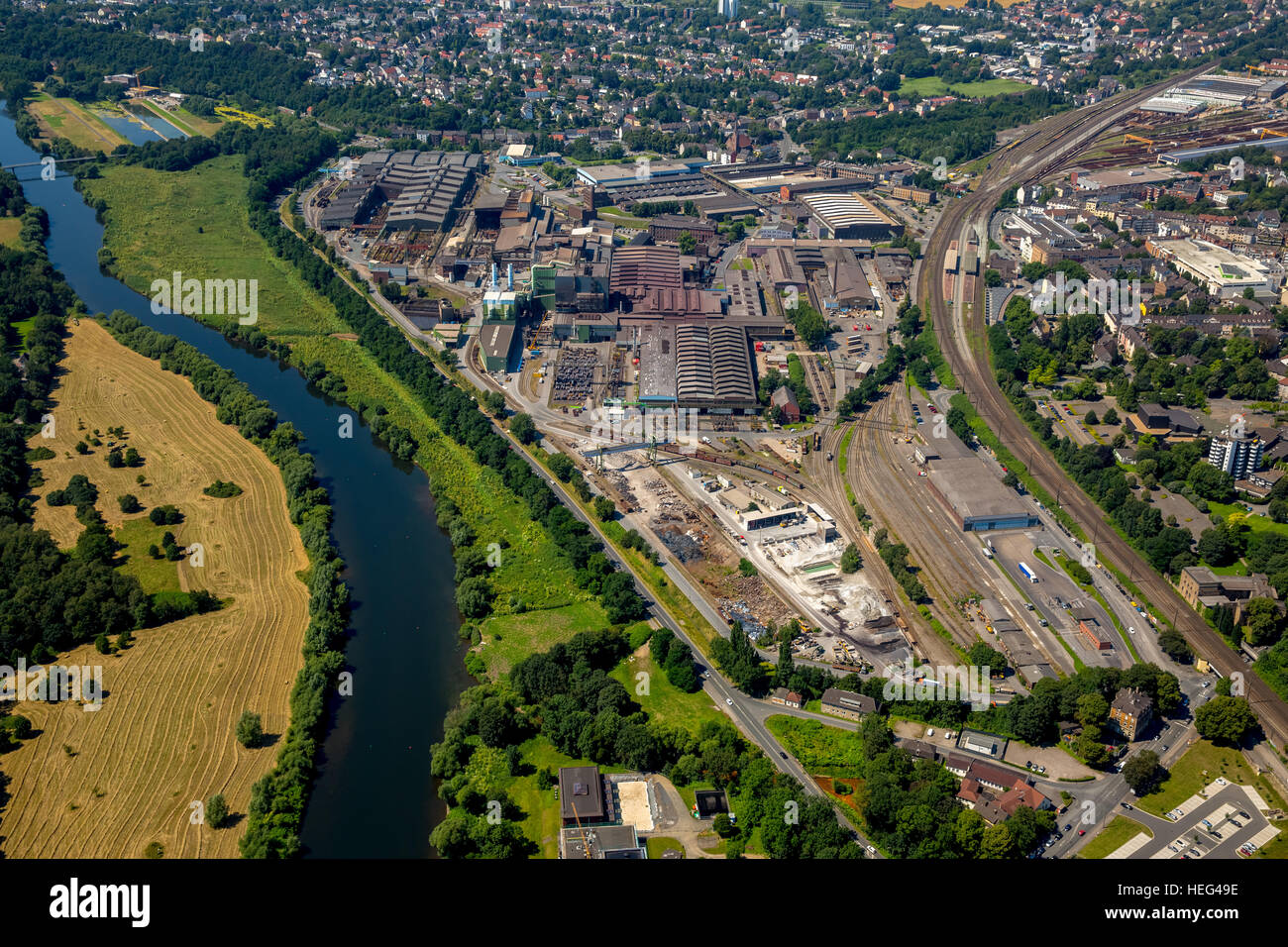 Vista aérea, distrito industrial, Alemán Edelstahlwerke GmbH, acerías, Valle de Ruhr, Witten, Renania del Norte-Westfalia, Alemania Foto de stock